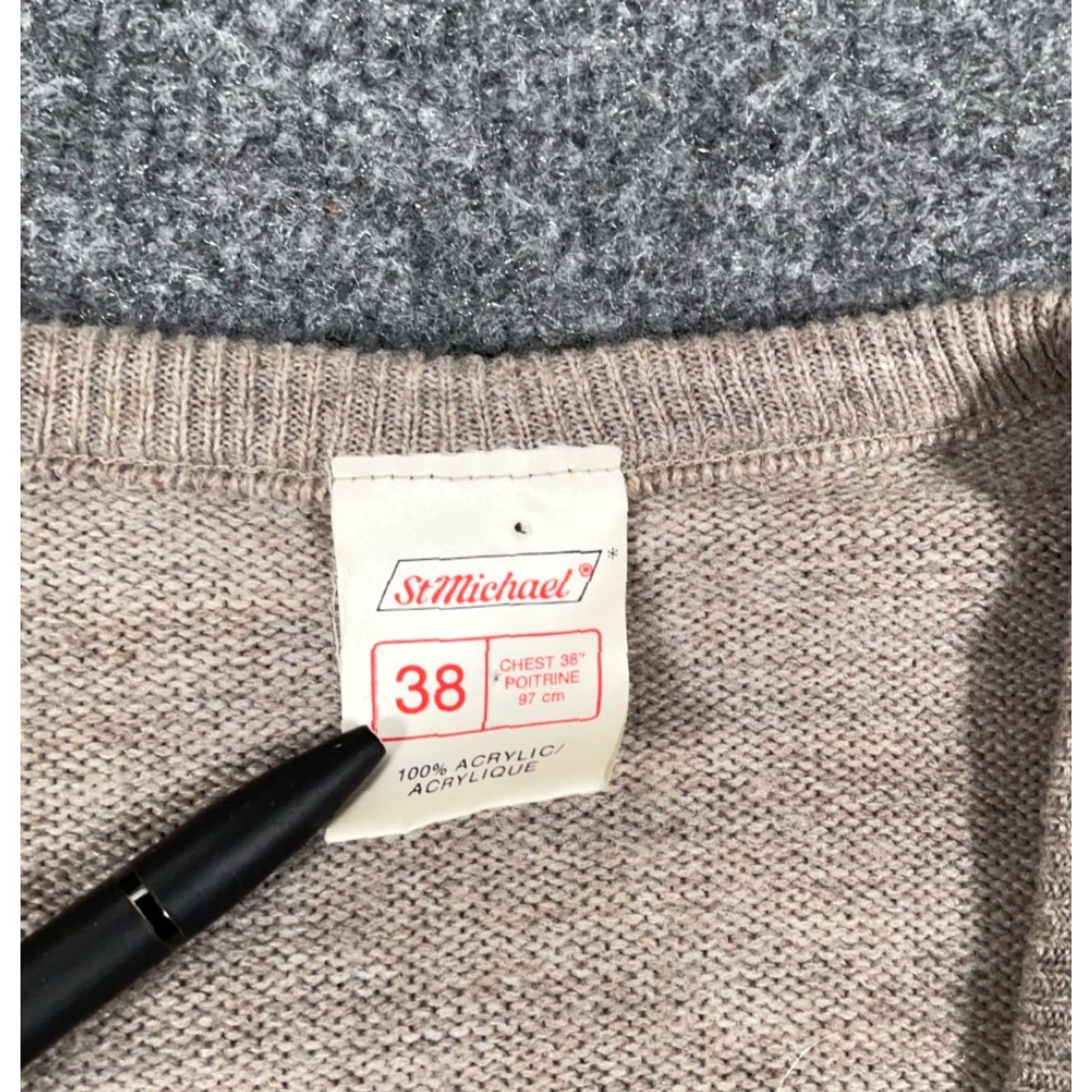 Vintage VINTAGE St. Michael Sweater Adult Small Beige Lightweight V-Neck Pullover 80s 90s Preppy Mens Size US S / EU 44-46 / 1 - 3 Thumbnail