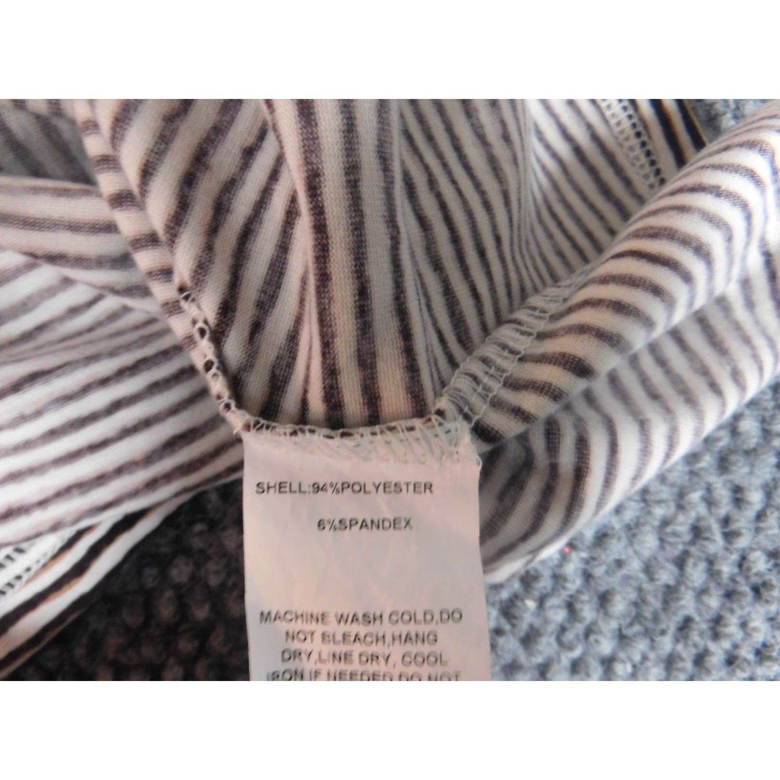 Vintage Suzanne Betro Womens Blouse 2X Purple Striped Short Sleeve Pullover Denim Polyester Button Regular Plus Size Women Size XXL / US 16-18 / IT 52-54 - 7 Thumbnail