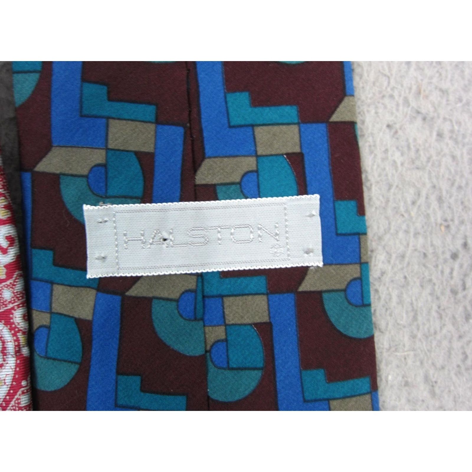 Halston Vintage Tie Lot of 3 Mens Silk Paisley Size ONE SIZE - 7 Thumbnail