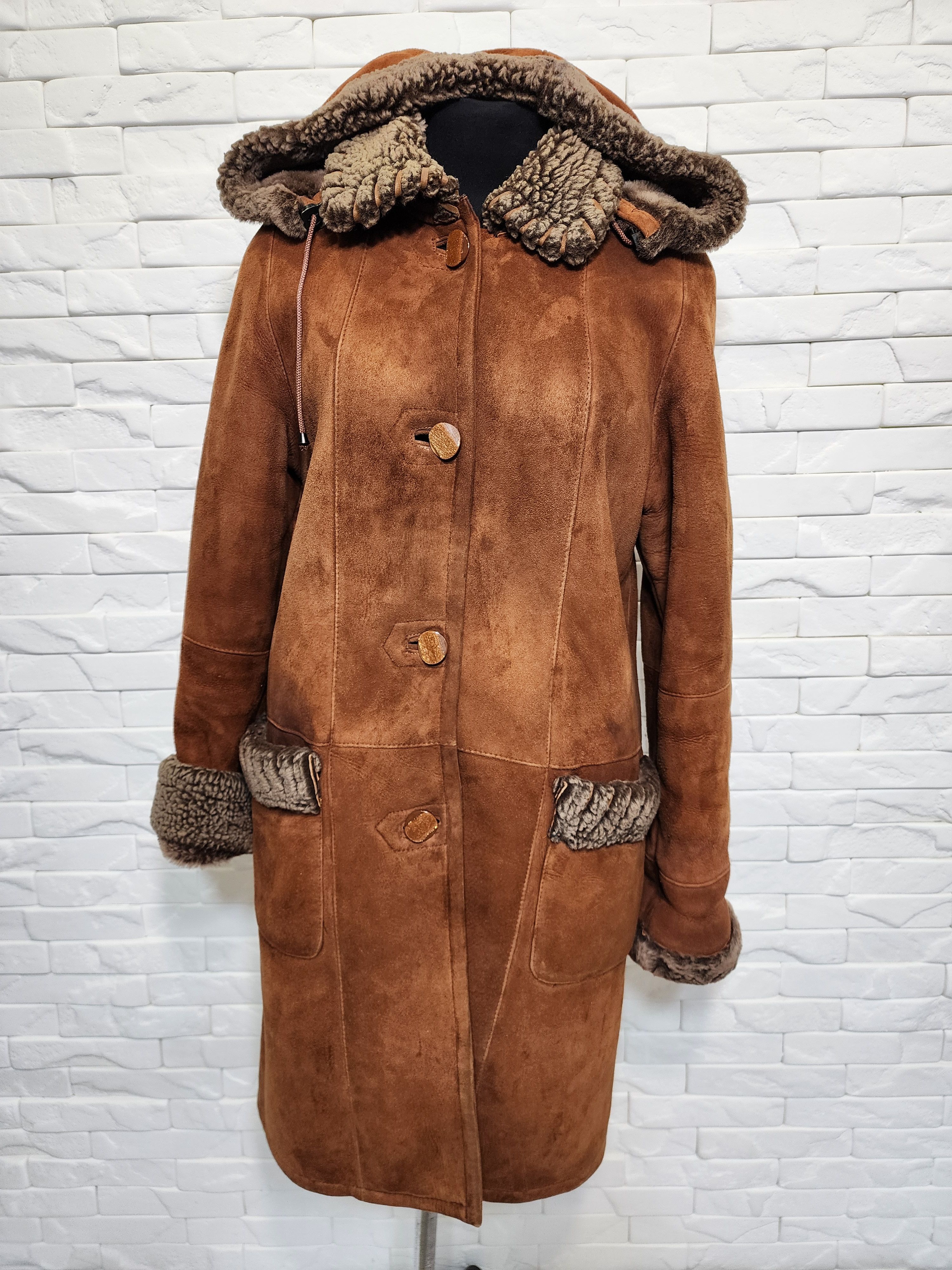 Genuine Leather Women's Brown Sheepskin Coat: Genuine Fur Hood Size L / US 10 / IT 46 - 1 Thumbnail