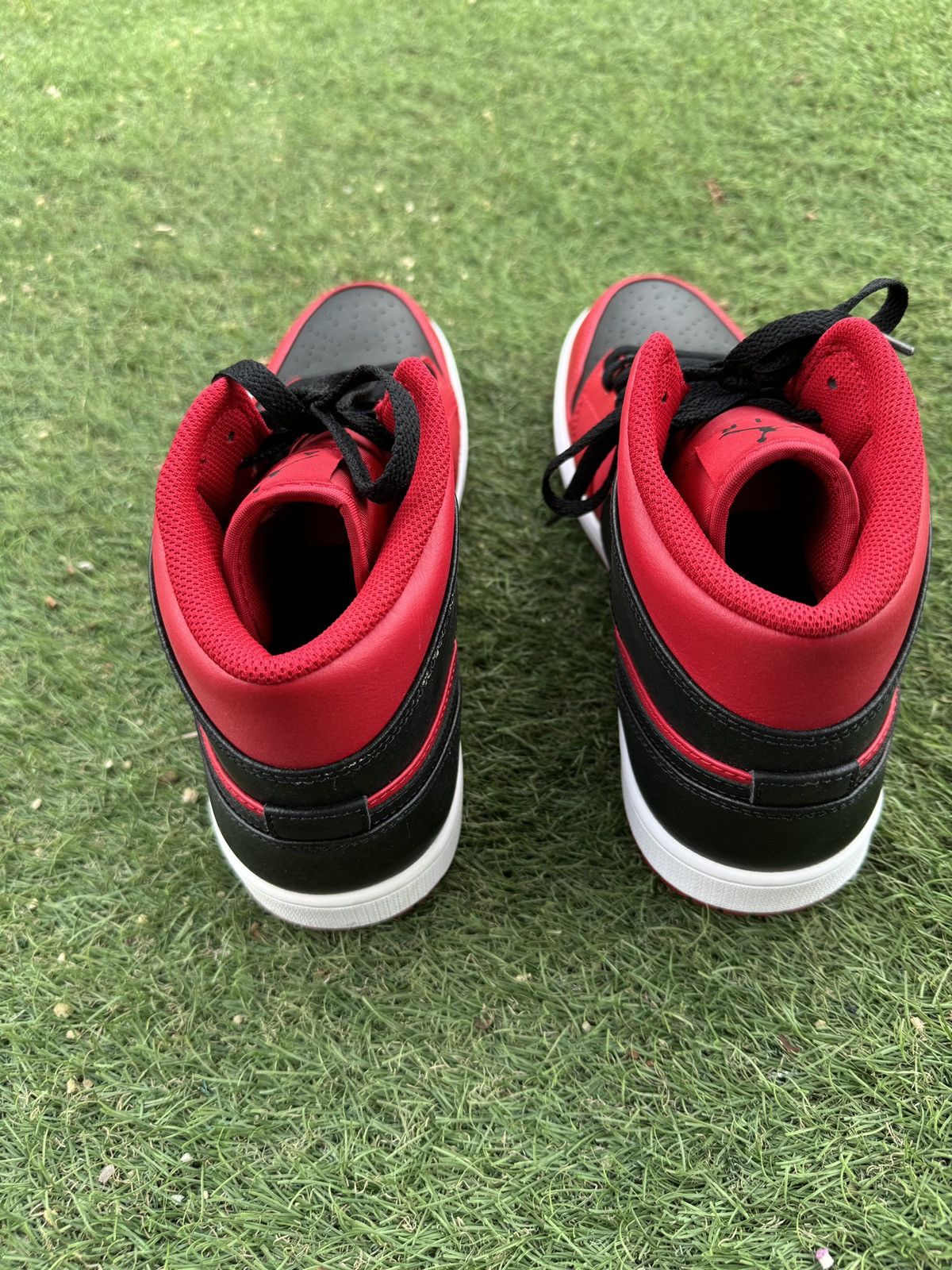 Nike NIKE AIR JORDAN 1 REVERSE BRED SNEAKERS Size US 10 / EU 43 - 4 Thumbnail