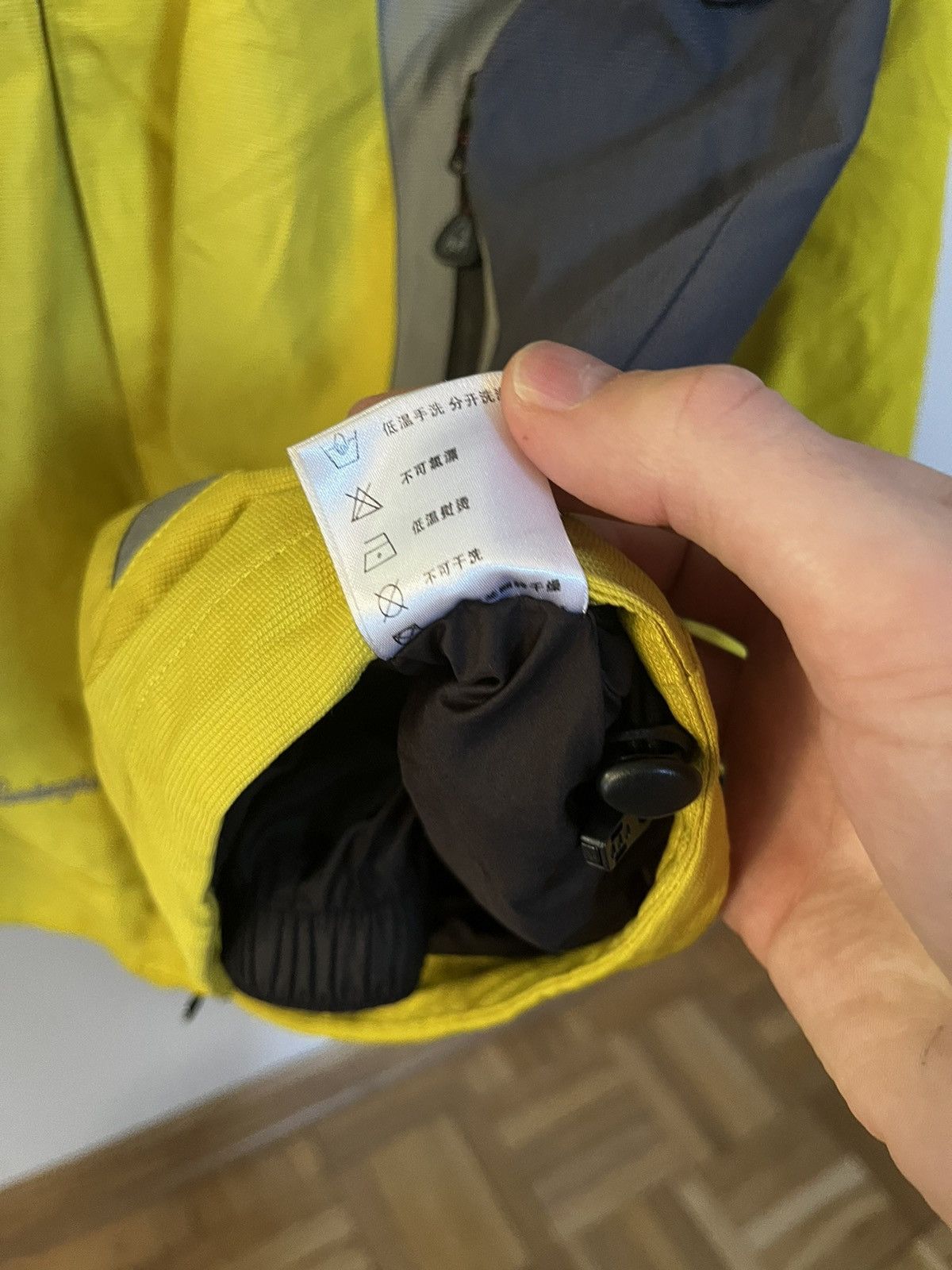 Designer × Tonino Lamborghini Yellow raincoat gorpcore tonino Lamborghini Size US M / EU 48-50 / 2 - 21 Thumbnail