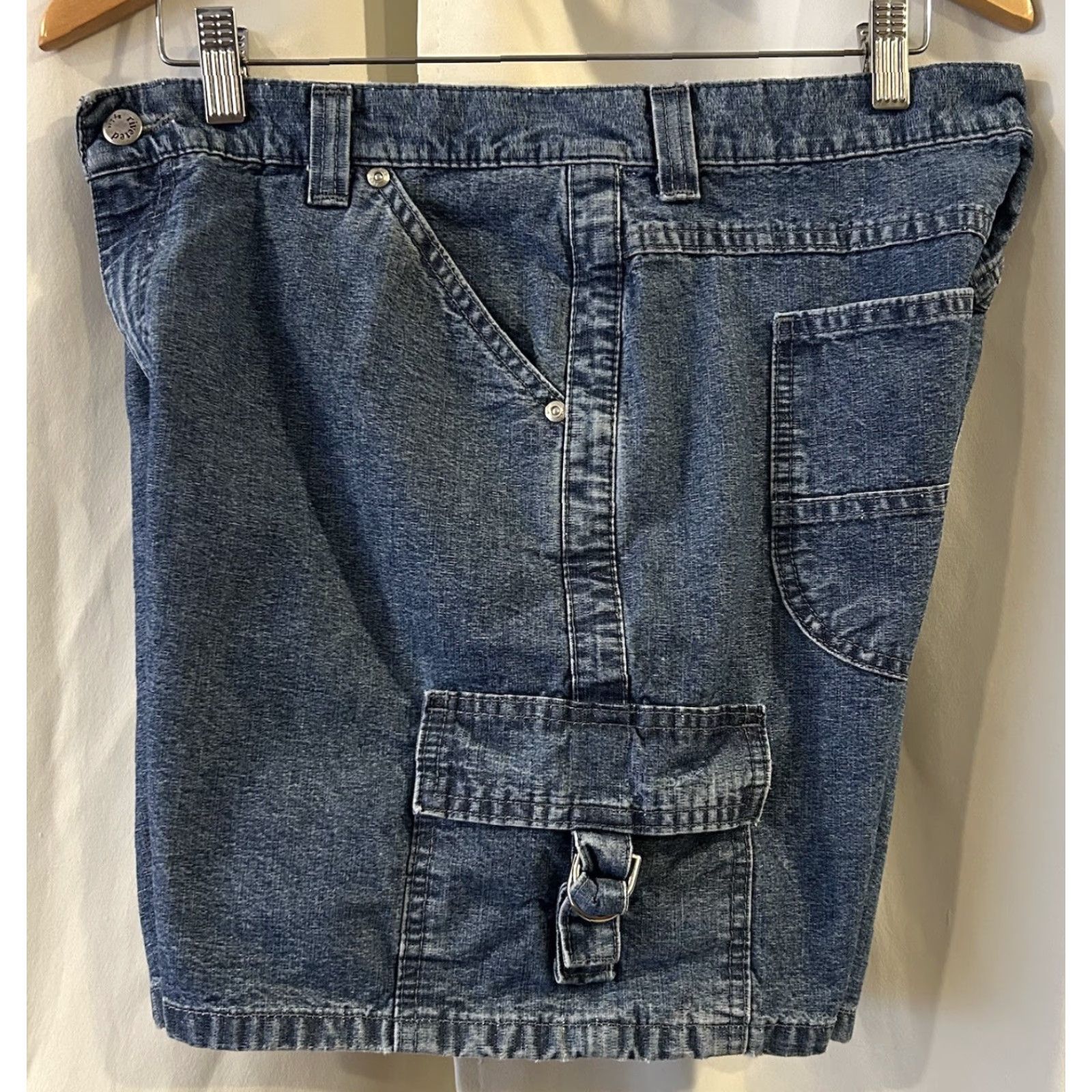 Lee VINTAGE Lee Riveted Jean Shorts 90s Blue Denim High Rise 12 Women's Denim Shorts 5-Pocket Inseam 4.5 in Casual Wear Size 34" / US 12 / IT 48 - 4 Thumbnail