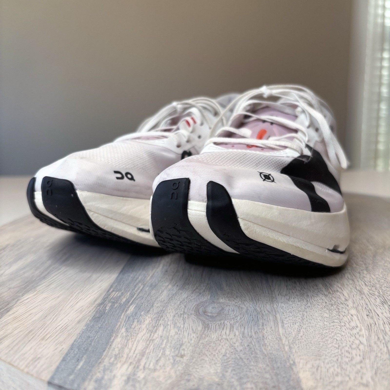 On On Cloud Women's Echo 3 White Running Sneakers US Size 7 Size US 7 / IT 37 - 5 Thumbnail