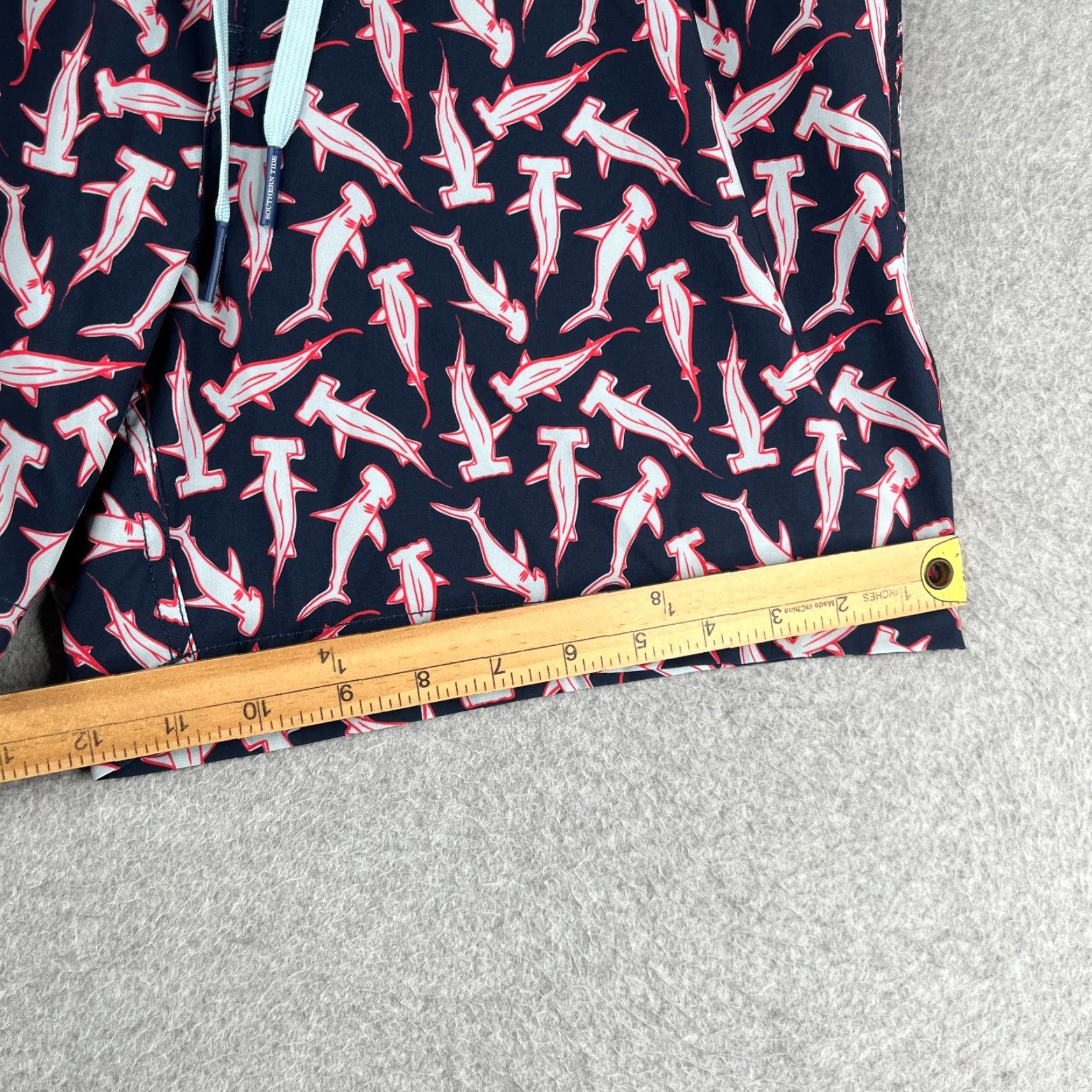 Southern Tide Southern Tide Bottom Mens M Navy Sharks Print Swim Trunks Drawstring Beach 90s? Size 40R - 2 Thumbnail