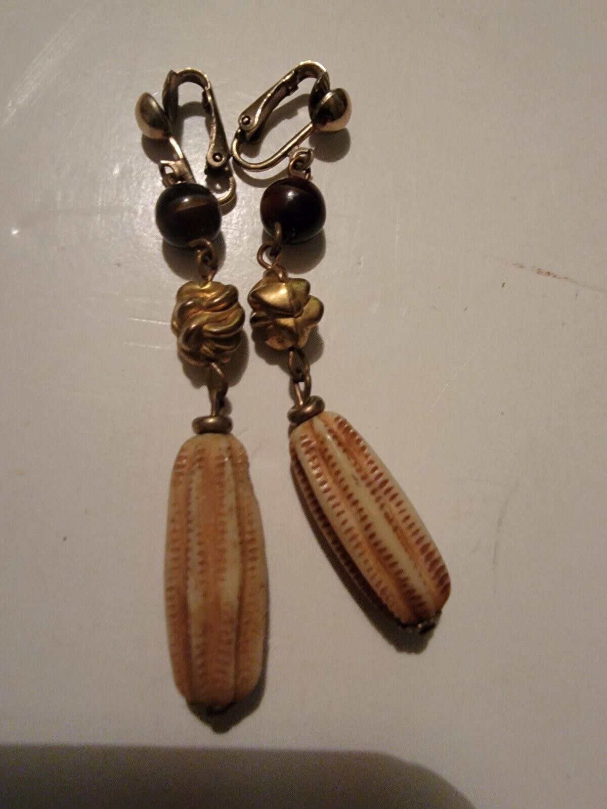 The Unbranded Brand Vintage Dangle Earrings Gold Tone Clip On Size ONE SIZE - 1 Thumbnail