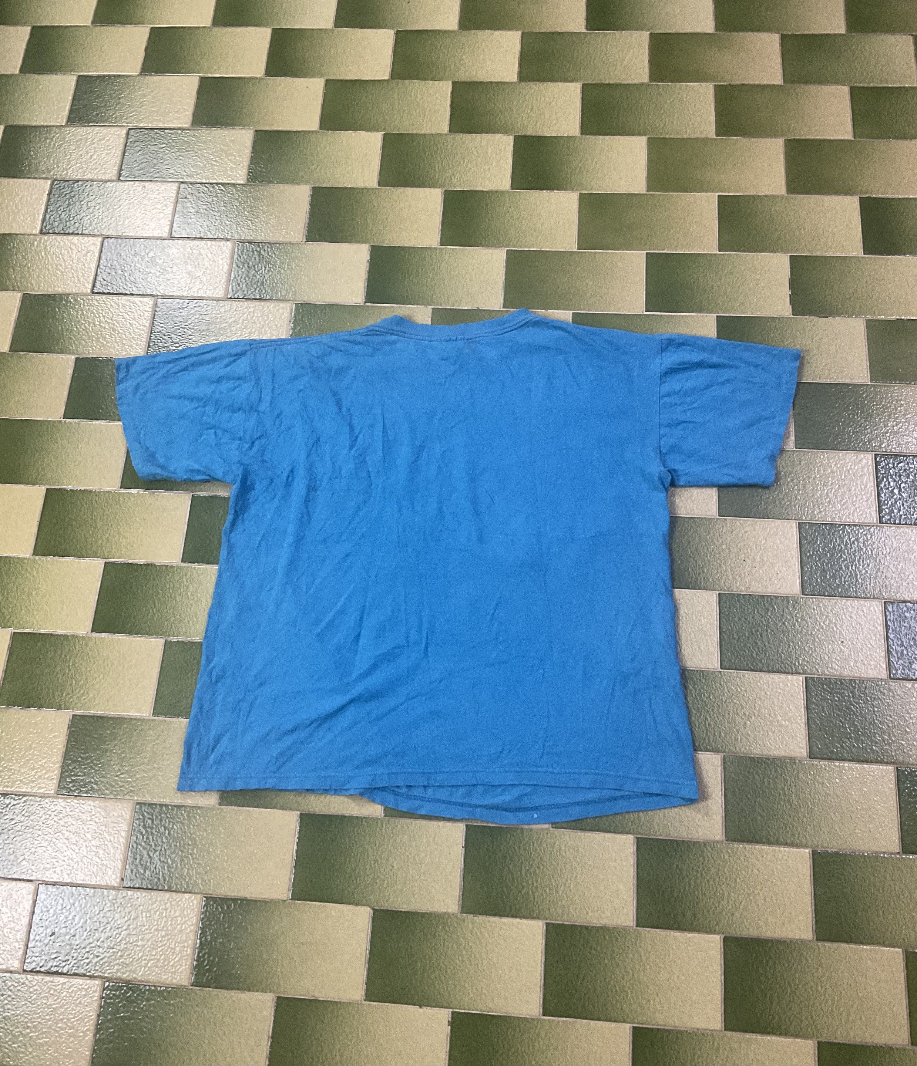 NBA Vintage 1993 NBA Charlotte Hornets Looney Tunes Tshirt Taz Size US XL / EU 56 / 4 - 3 Thumbnail