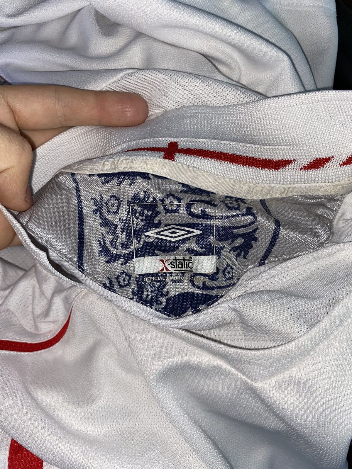 Umbro Jersey England 2005-2007 home, number 19 LENNON Size US L / EU 52-54 / 3 - 9 Thumbnail