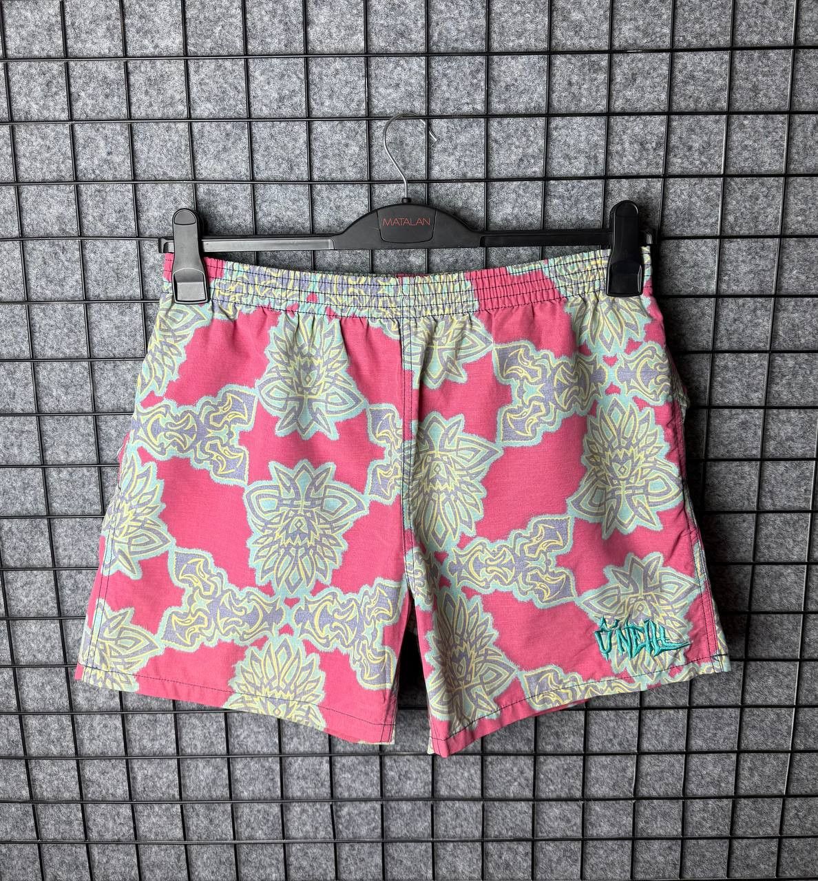 Oneill shorts vintage flowers swimmer size Medium