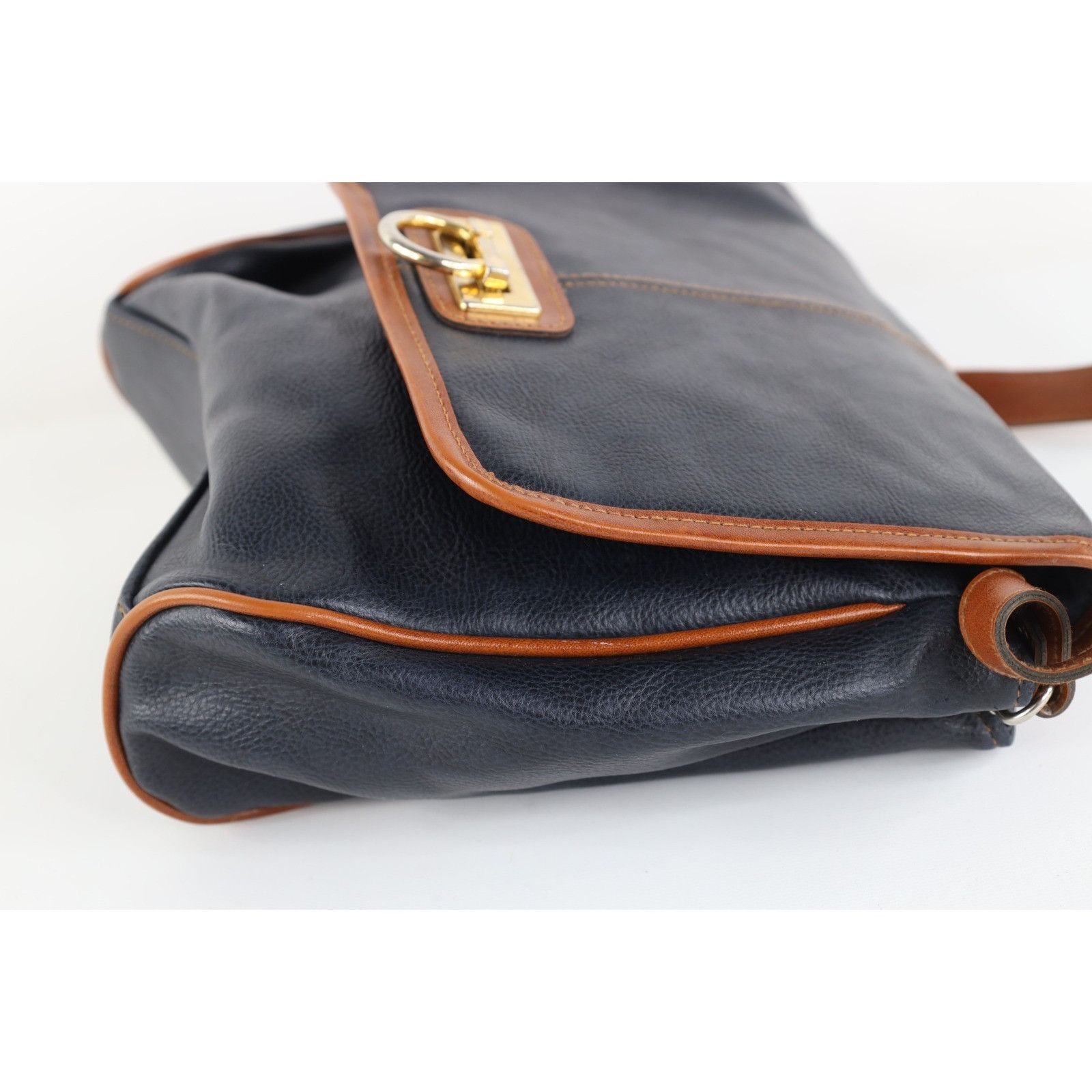 Vintage Vintage 90s Streetwear Leather Flap Horse Bit Clasp Purse Size ONE SIZE - 3 Thumbnail