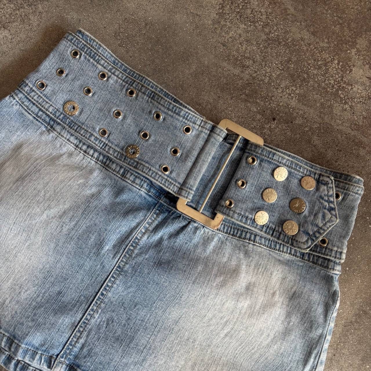 20471120 × Vintage Amazing Super Sexy Y2K Vintage Glam Washed Denim Mini Skirt Size 27" / US 4 / IT 40 - 4 Thumbnail