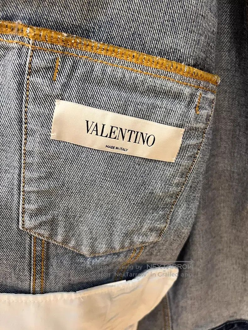 Valentino Valentino White big V logo dark blue denim jacket Size US S / EU 44-46 / 1 - 7 Thumbnail