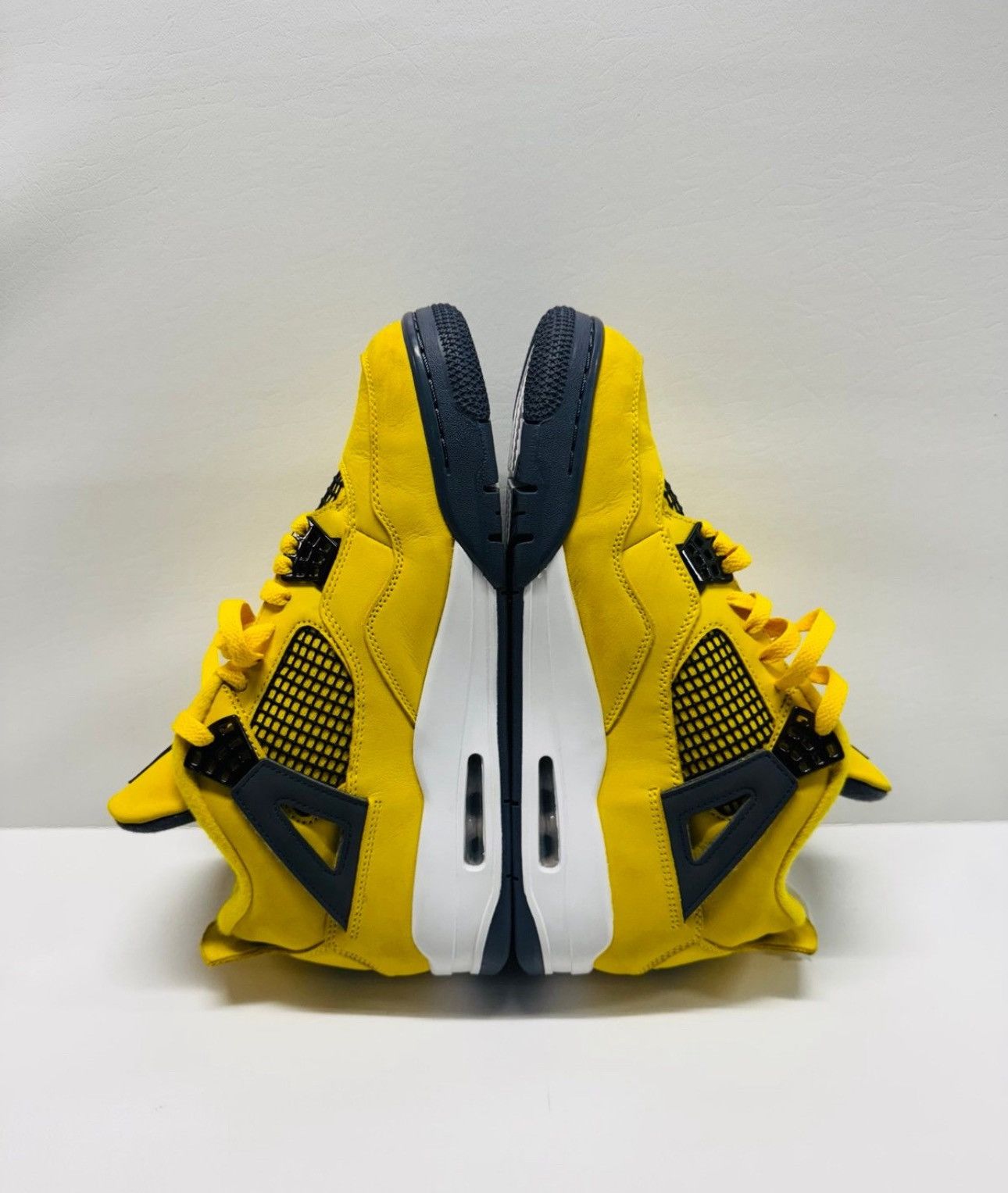Jordan Brand Air Jordan 4 Retro Lightning 2021 Size US 10 / EU 43 - 3 Thumbnail