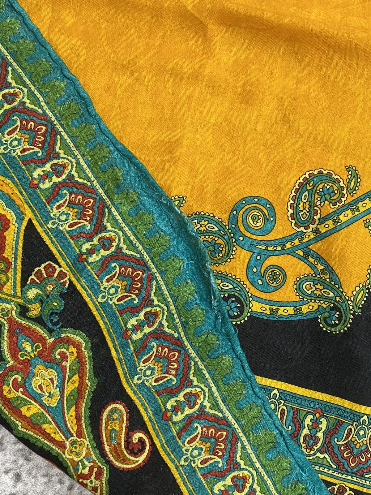 Versace Gianni Versace Handkerchief / Bandana / Neckerchief Size ONE SIZE - 9 Thumbnail