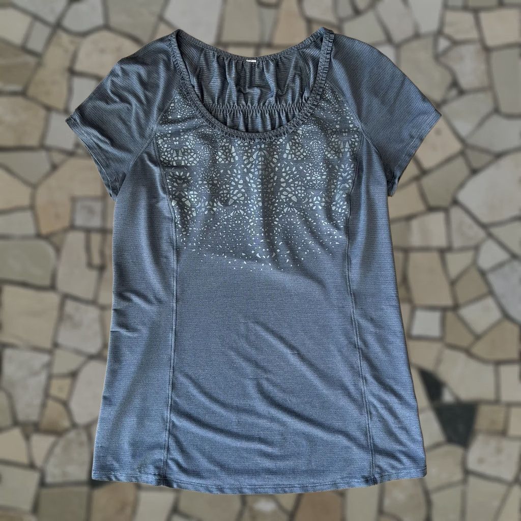 Lululemon Lululemon Run Wild Gray Tech Top Short Sleeve Women’s 6 Pullover Breathable Reflective Pockets Athletic Shirt Size M / US 6-8 / IT 42-44 - 1 Thumbnail