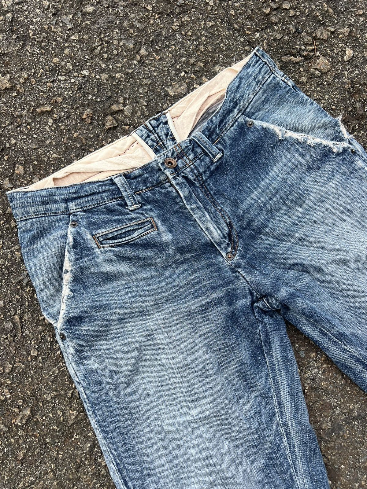 Gap Gap Distressed Jeans Size US 32 / EU 48 - 2 Thumbnail