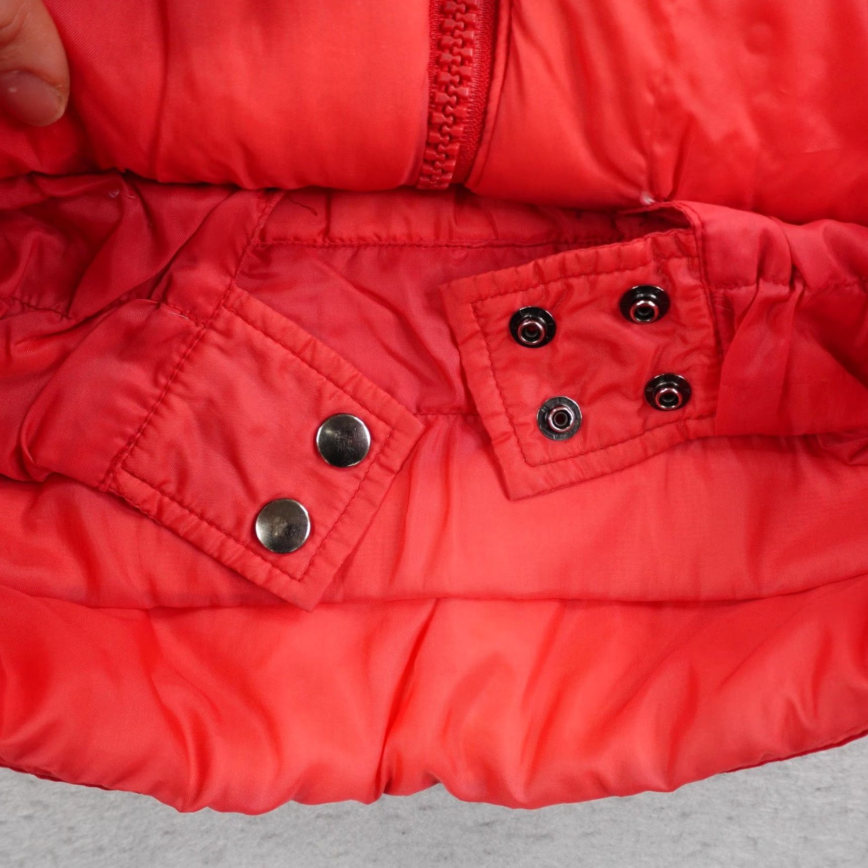 Vintage VINTAGE Cabela's Jacket Womens Small Red Waterproof Thinsulate Parka Quilted 80s Parka Jacket Red 80s Vintage Womens Small Size S / US 4 / IT 40 - 7 Thumbnail