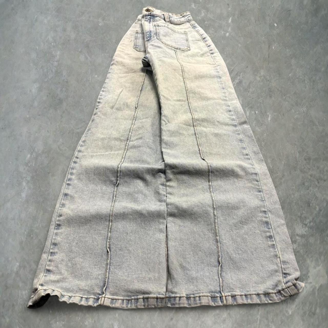 Vintage Crazy Vintage Y2K/2000s Baggy Wideleg Light Wash Denim Jeans! Size US 26 / EU 42 - 1 Thumbnail