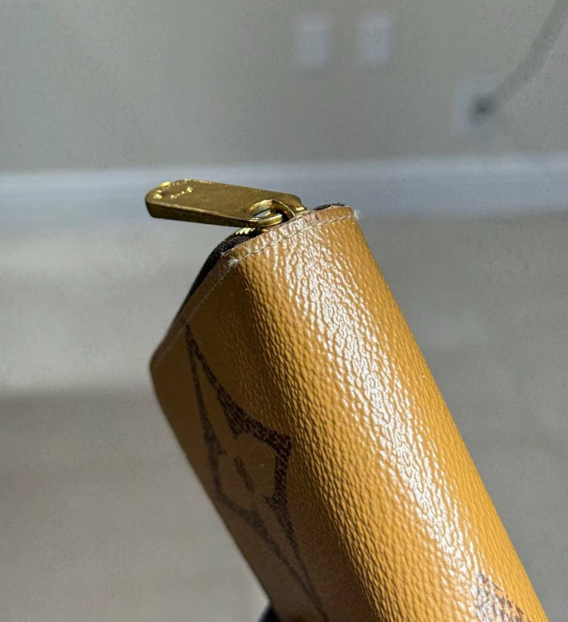 Louis Vuitton Authentic Louis Vuitton Zippy Wallet Giant Monogram M69353 Size ONE SIZE - 13 Thumbnail