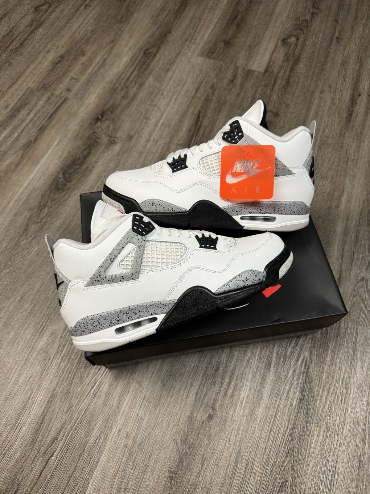 Jordan Brand Jordan 4 Retro White Cement (2025) Size 10.5 Size US 10.5 / EU 43-44 - 1 Thumbnail