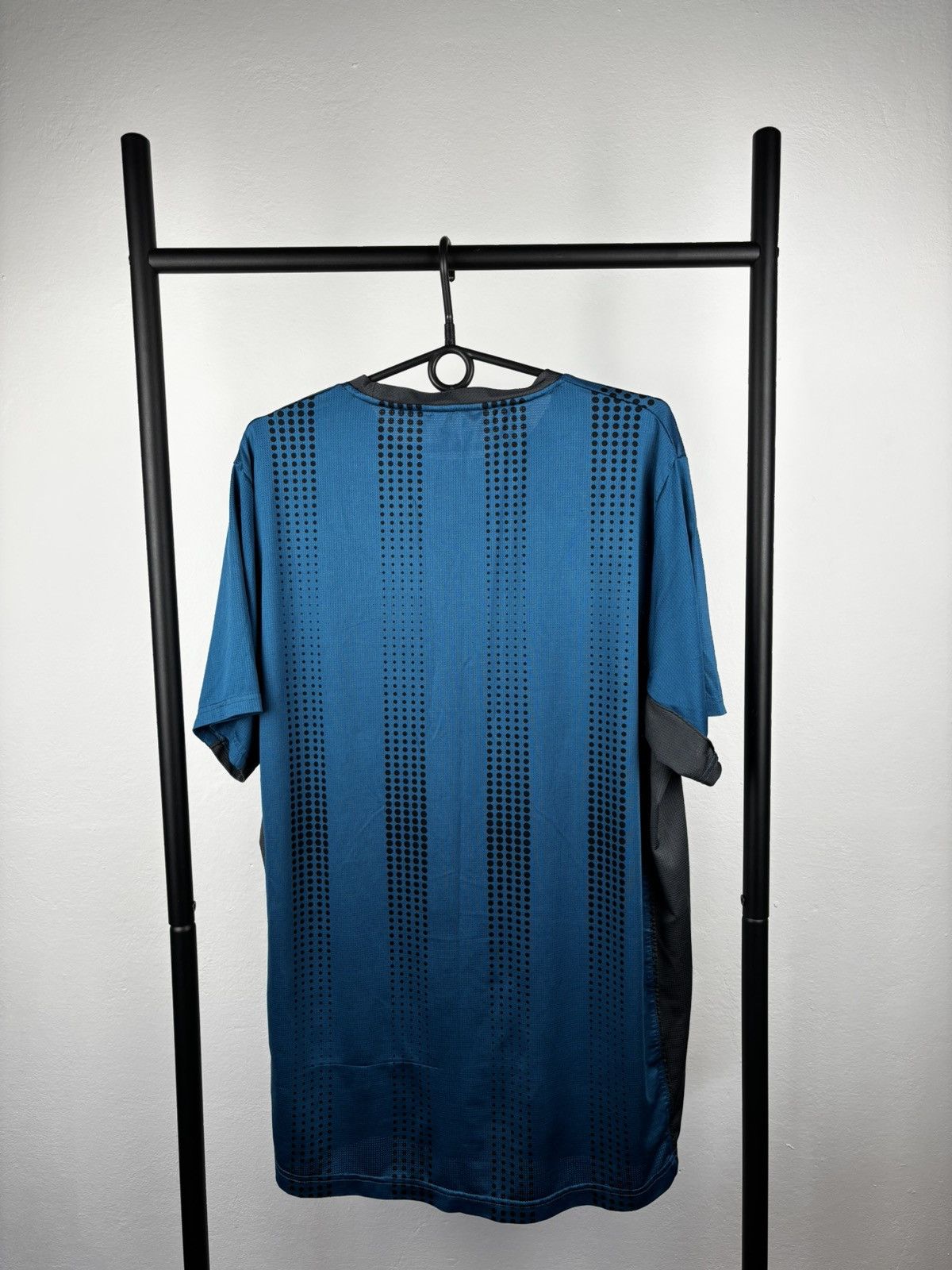 Other NEWCASTLE UNITED FC 2022-23 PRE MATCH JERSEY SOCCER SIZE XL Size US XL / EU 56 / 4 - 7 Thumbnail