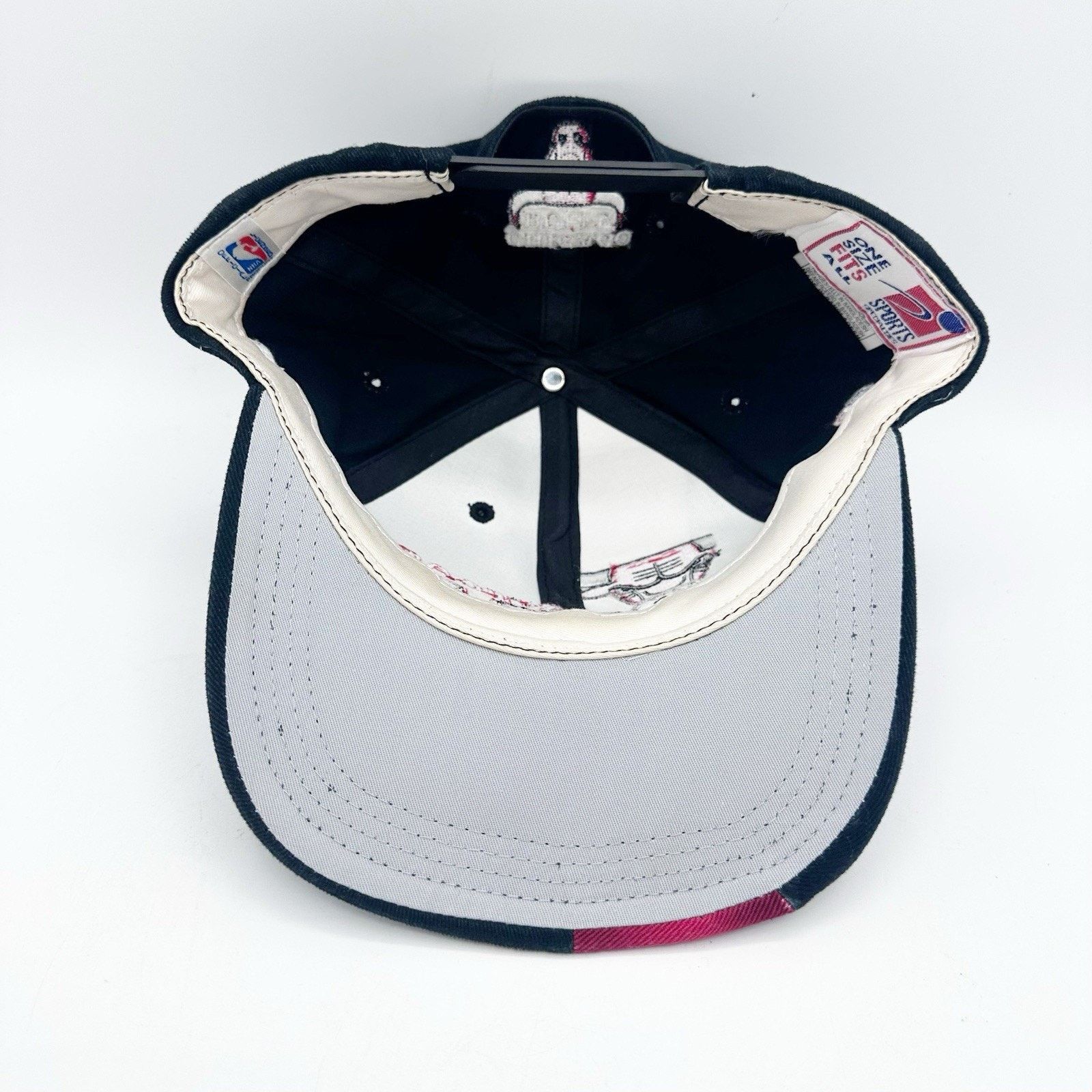 Sports Specialties Vintage 1997 Chicago Bulls Hat Snapback Sports Specialties Size ONE SIZE - 7 Thumbnail