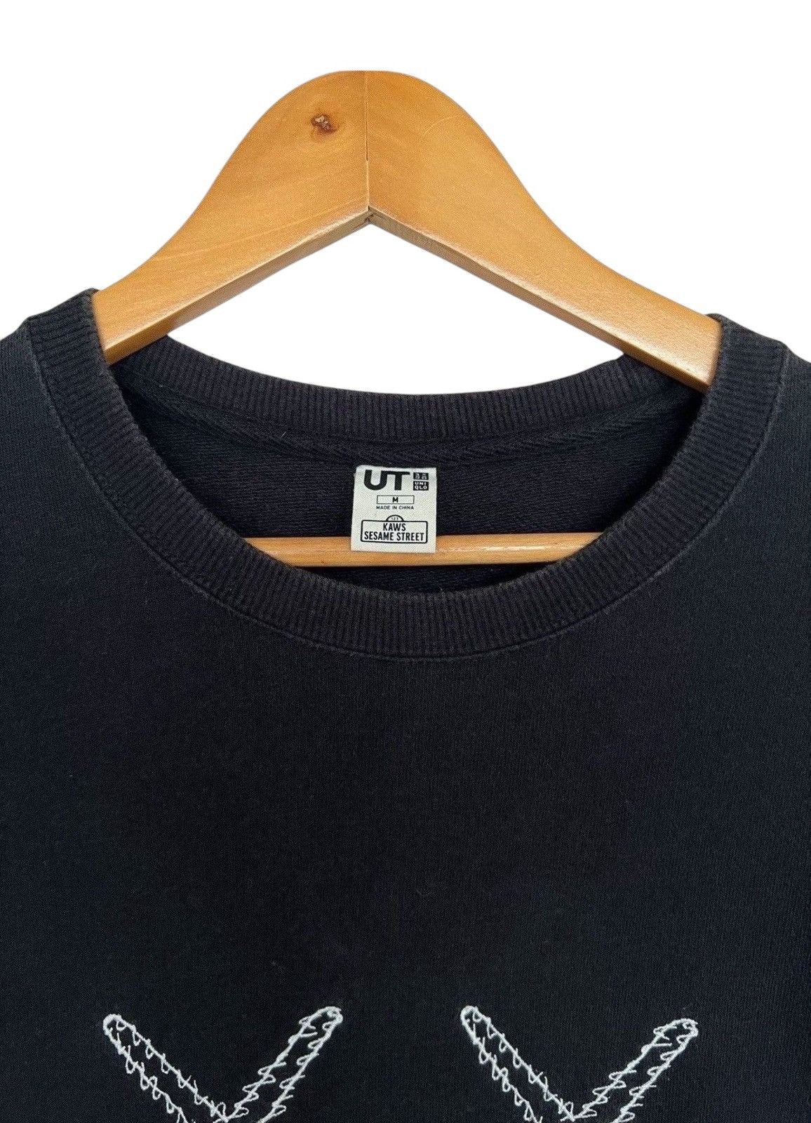 Kaws × Uniqlo Kaws x Uniqlo x Kaws Sesame Street Black Sweatshirt Size US S / EU 44-46 / 1 - 7 Thumbnail