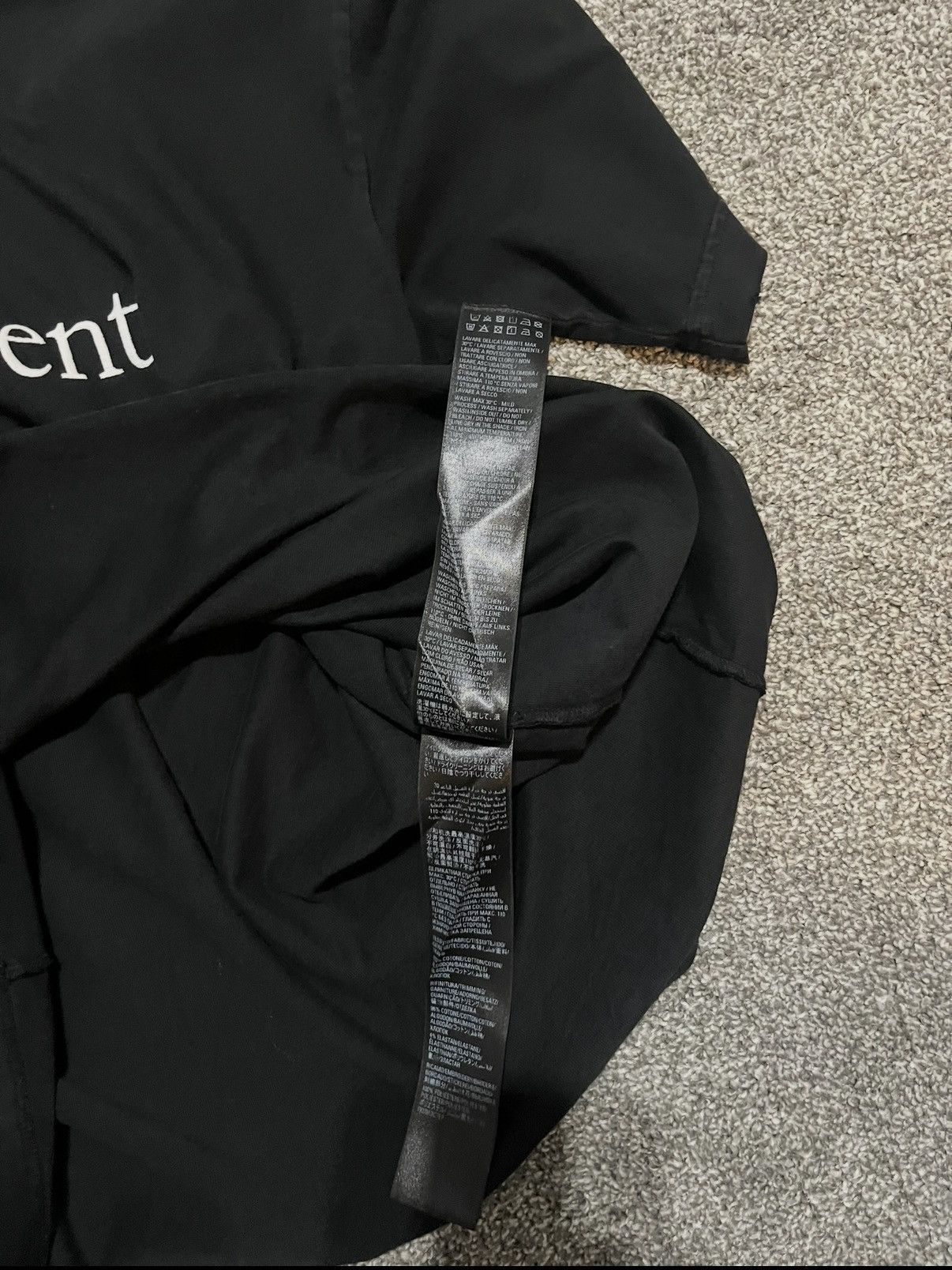 Balenciaga Balenciaga Be Different T-shirt Size US M / EU 48-50 / 2 - 5 Thumbnail