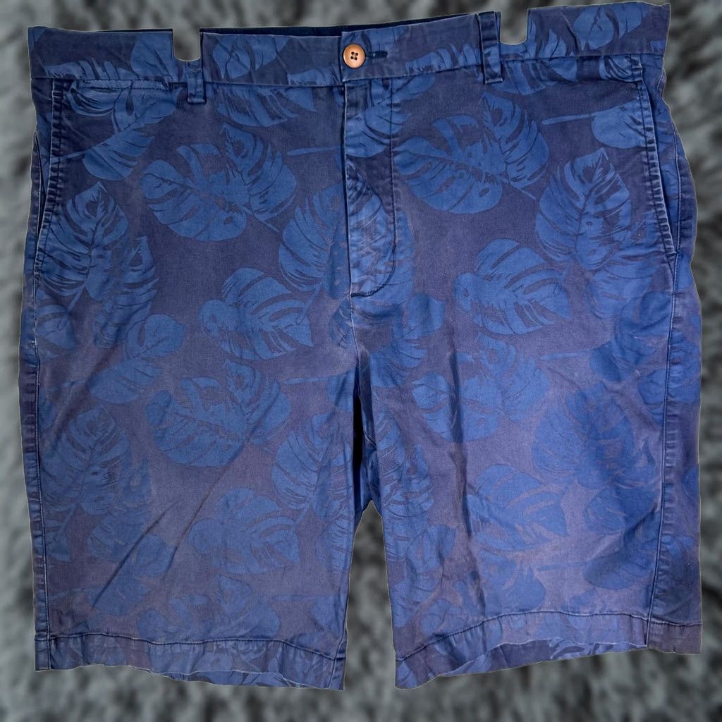 Tommy Bahama Tommy Bahama Shorts Mens Chino 40 Blue Leaf Print Mid-Rise Flat Front Casual Travel Size US 40 / EU 56 - 1 Thumbnail