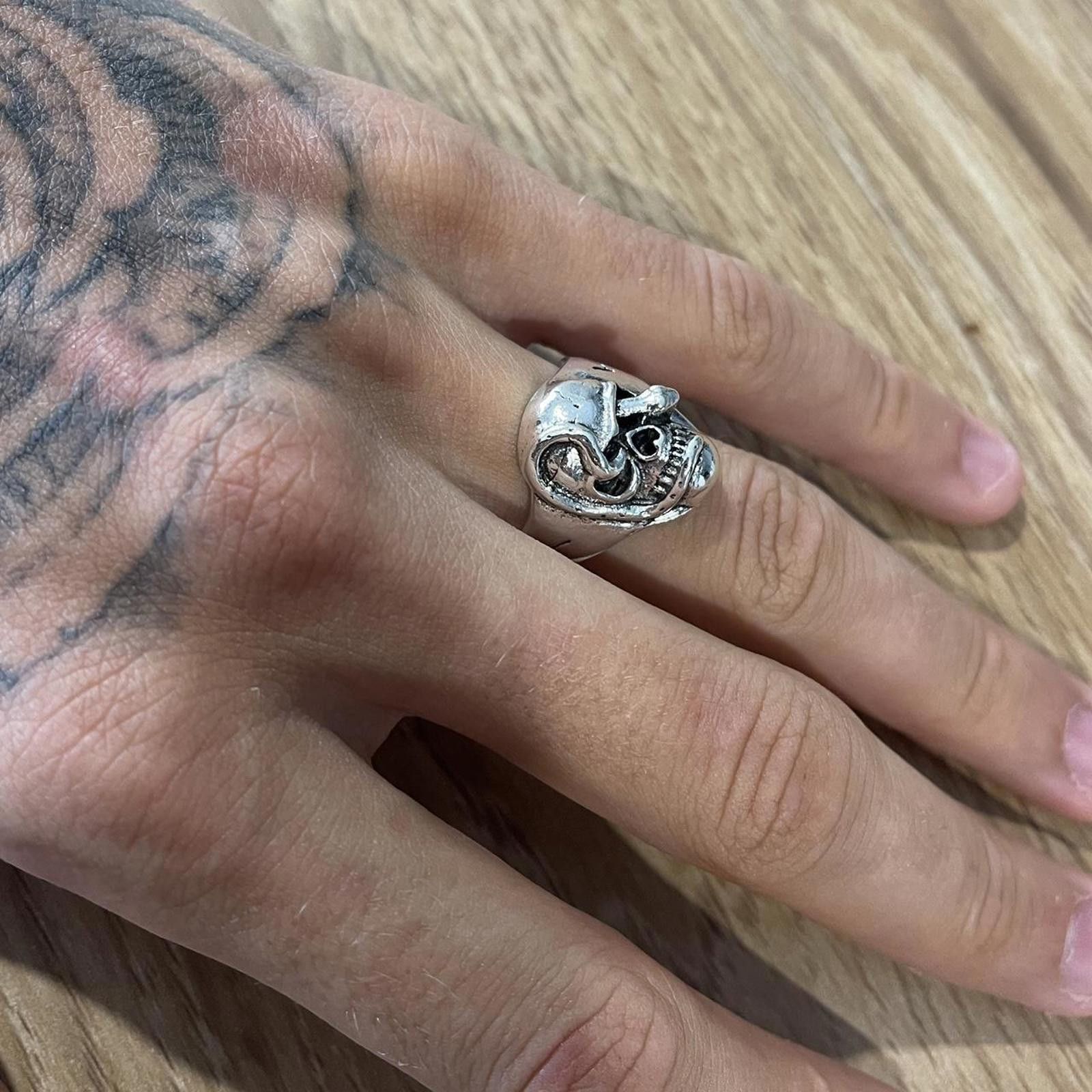 Rip Curl Skull Snake Silver Alloy Ring! Size ONE SIZE - 2 Thumbnail