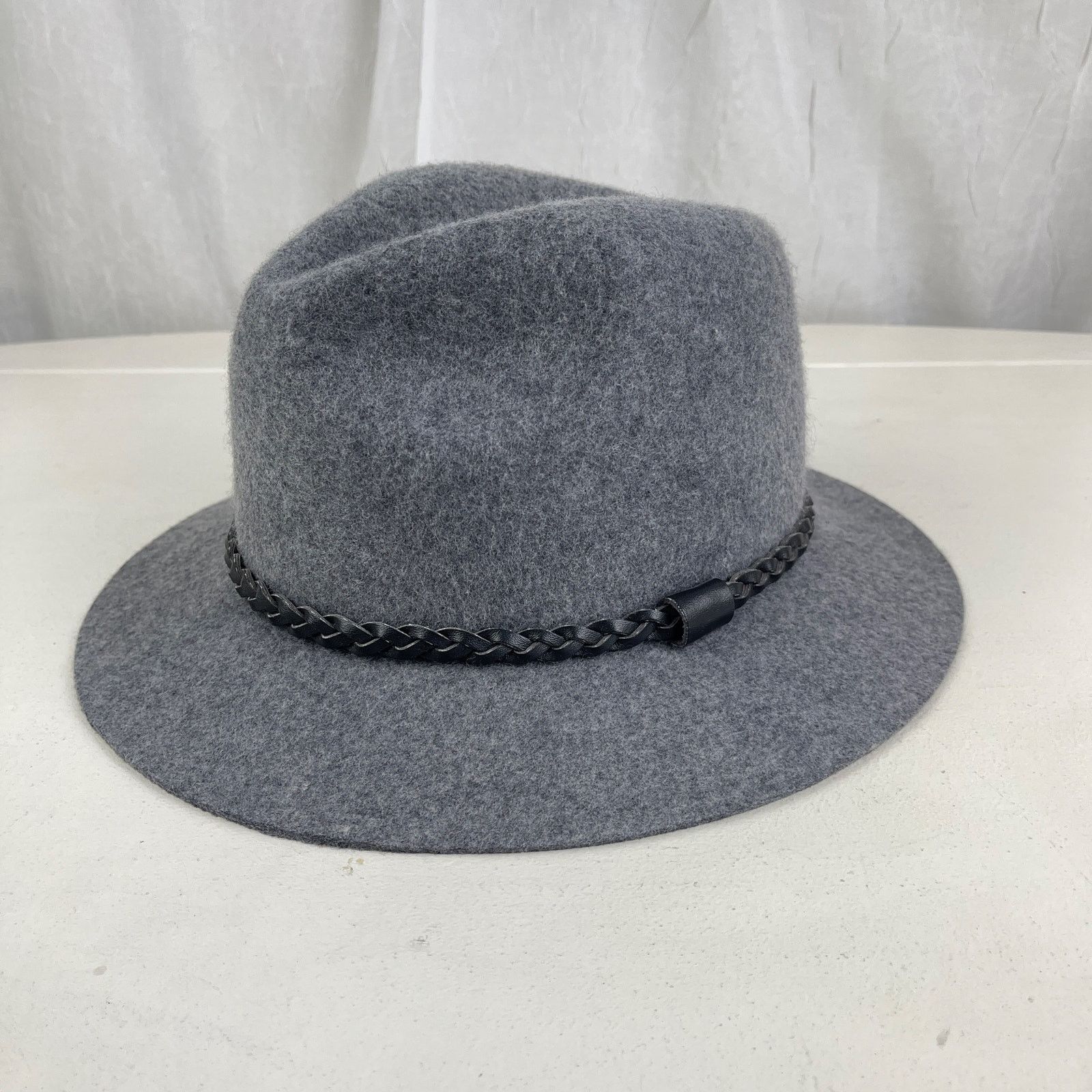 Forever 21 Grey Felt Fedora Hat Short Brim Black Faux Leather Band Size ONE SIZE - 1 Thumbnail