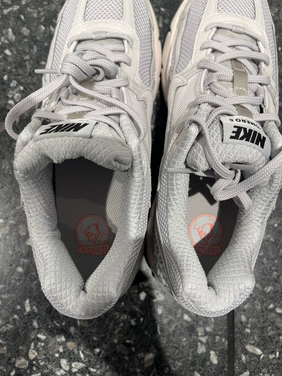 Nike Nike Zoom Vomero 5 Size US 10 / EU 43 - 5 Thumbnail
