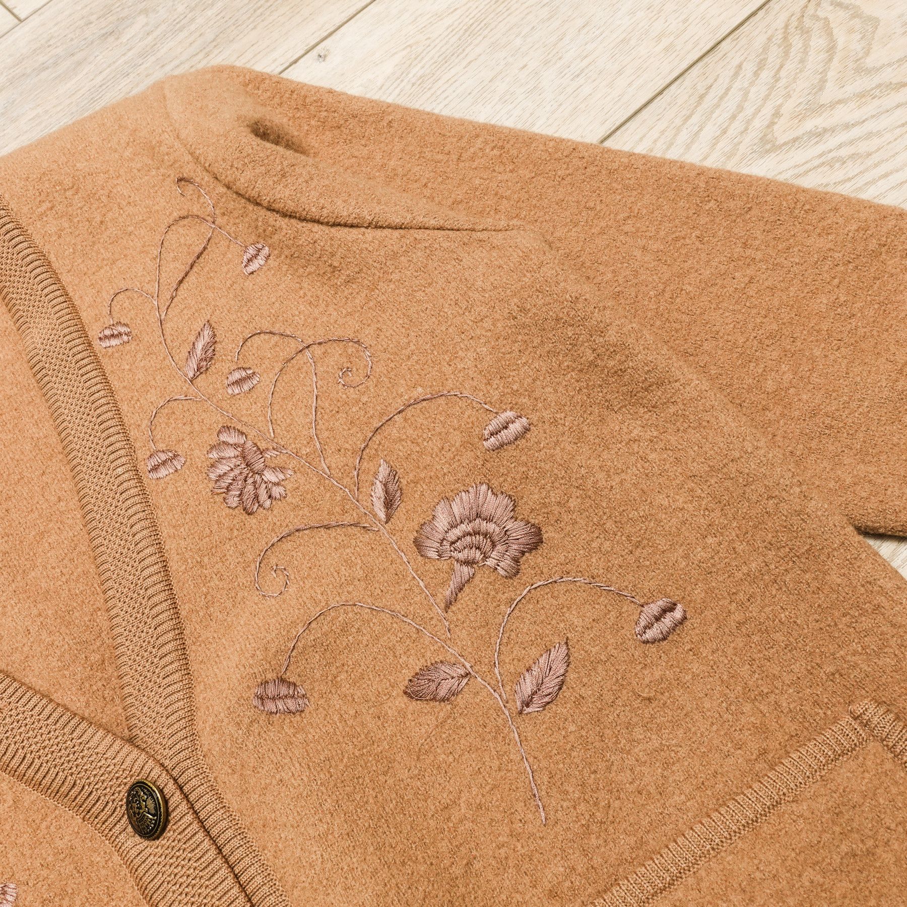 Vintage Rare Vintage Embroidered Floral Wool Cardigan Sweater Japan Size M / US 6-8 / IT 42-44 - 6 Thumbnail
