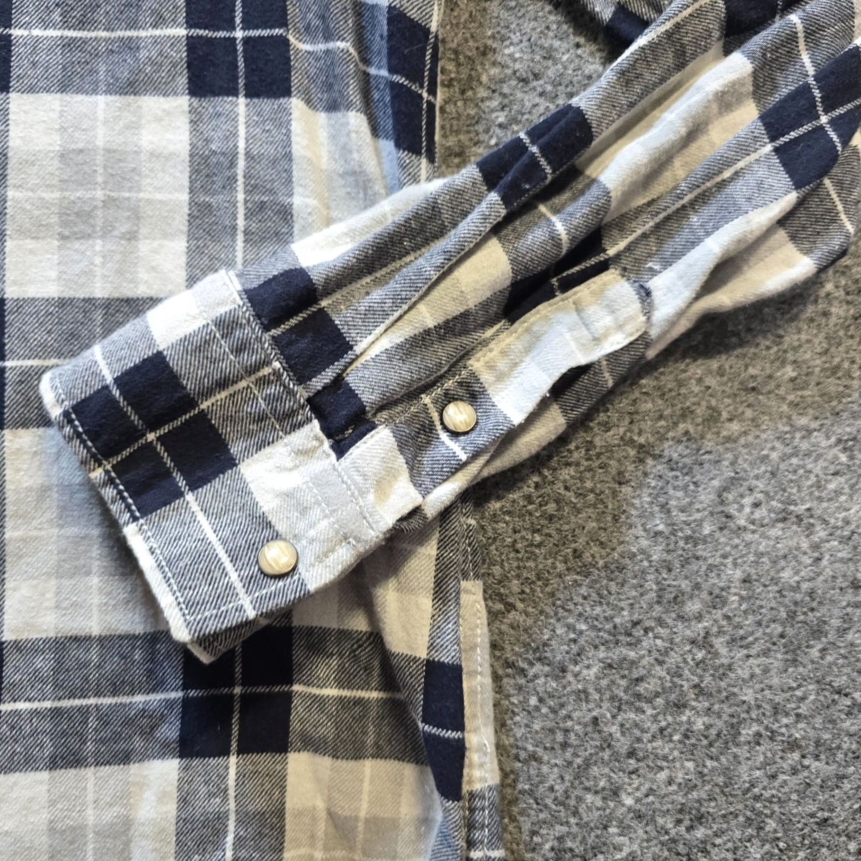 Burnside Burnside Shirt Mens Medium Gray Plaid Flannel Pearl Snap Button-Up Casual Outdoors Shirt Size US M / EU 48-50 / 2 - 5 Thumbnail
