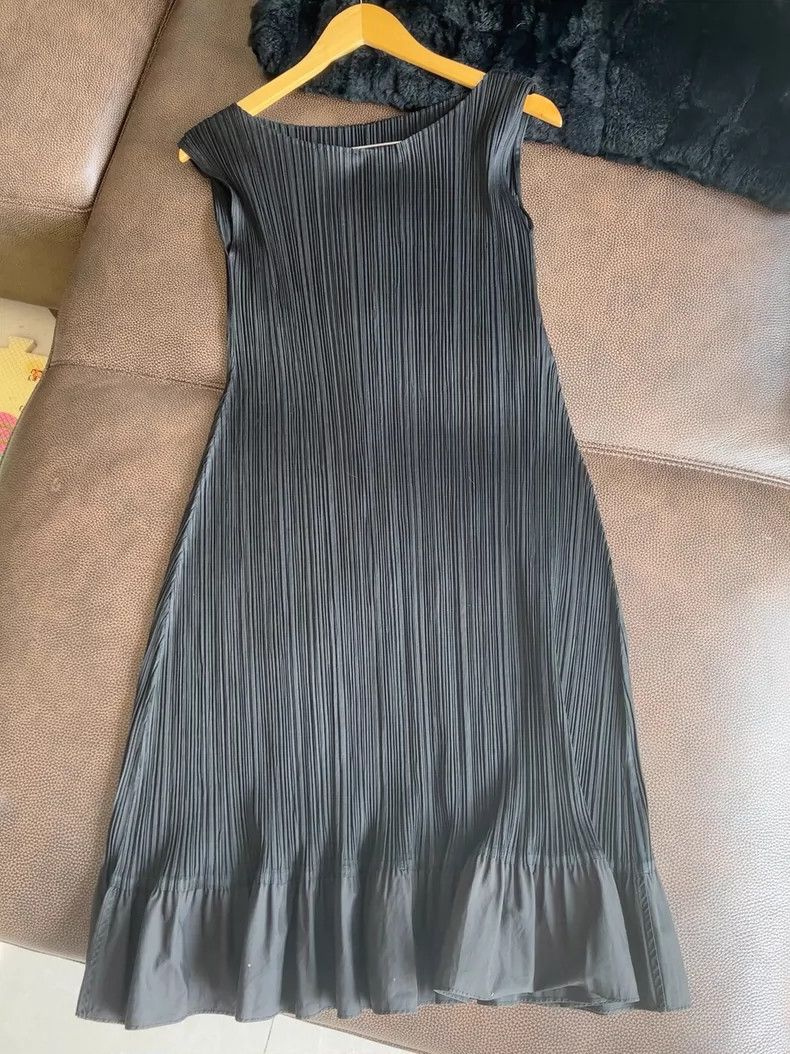 Issey Miyake Issey Miyake Grey dress Size M / US 6-8 / IT 42-44 - 1 Thumbnail