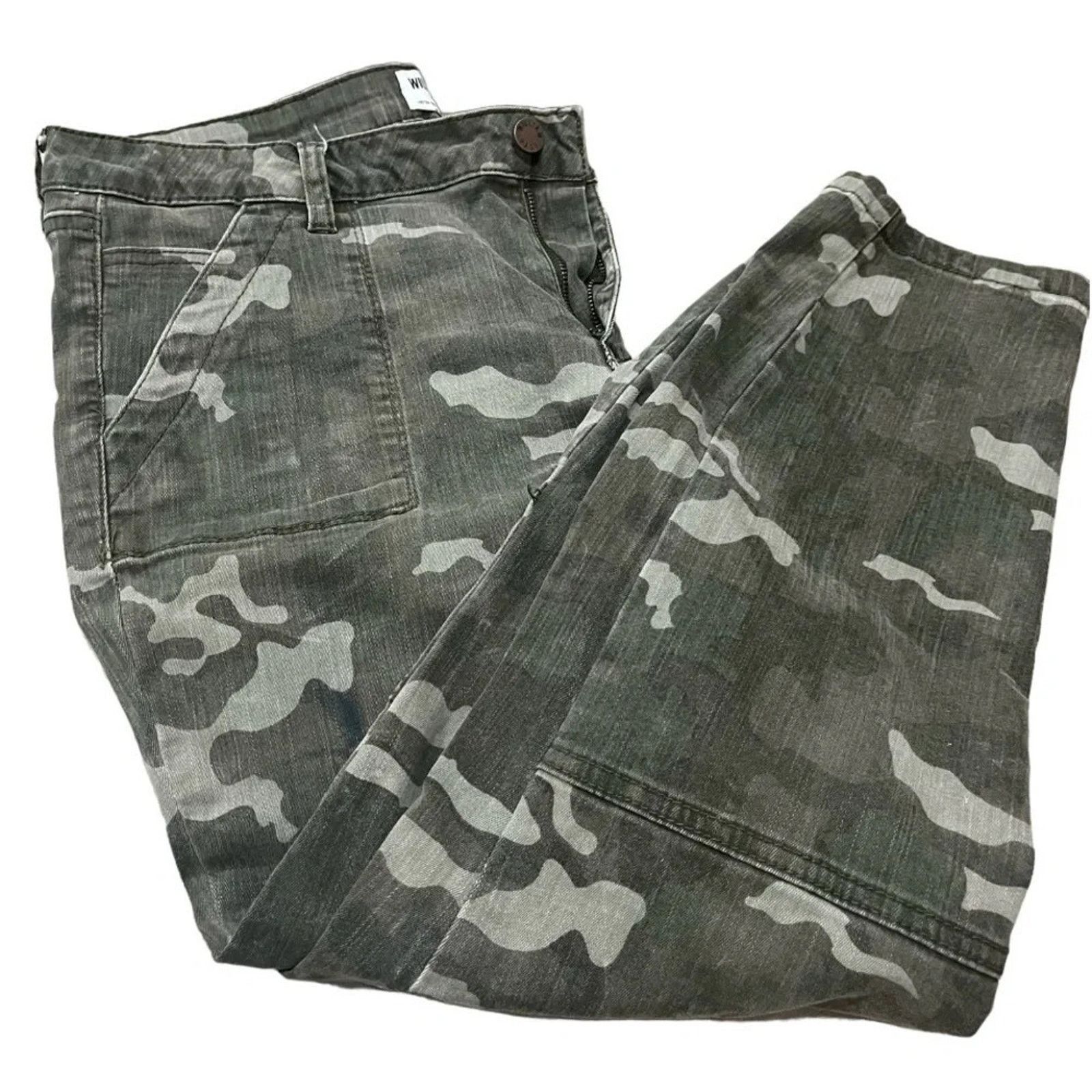 William Rast William Rast cropped skinny camo cargo pants, junior size 31 Size 31" - 1 Thumbnail