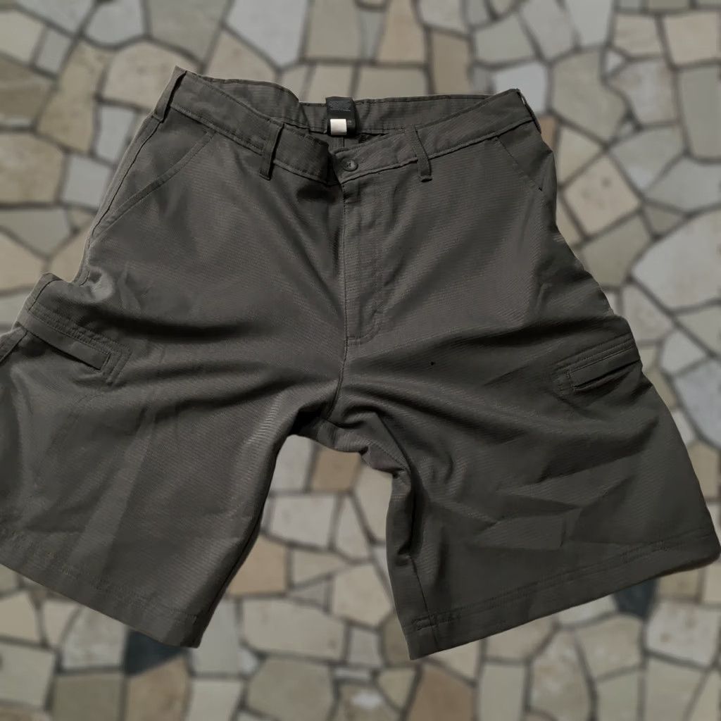 Champion Champion Men's Shorts 30 Gray Performance Lightweight Woven Active Shorts 30 Regular Mens Gray Size US 30 / EU 46 - 1 Thumbnail