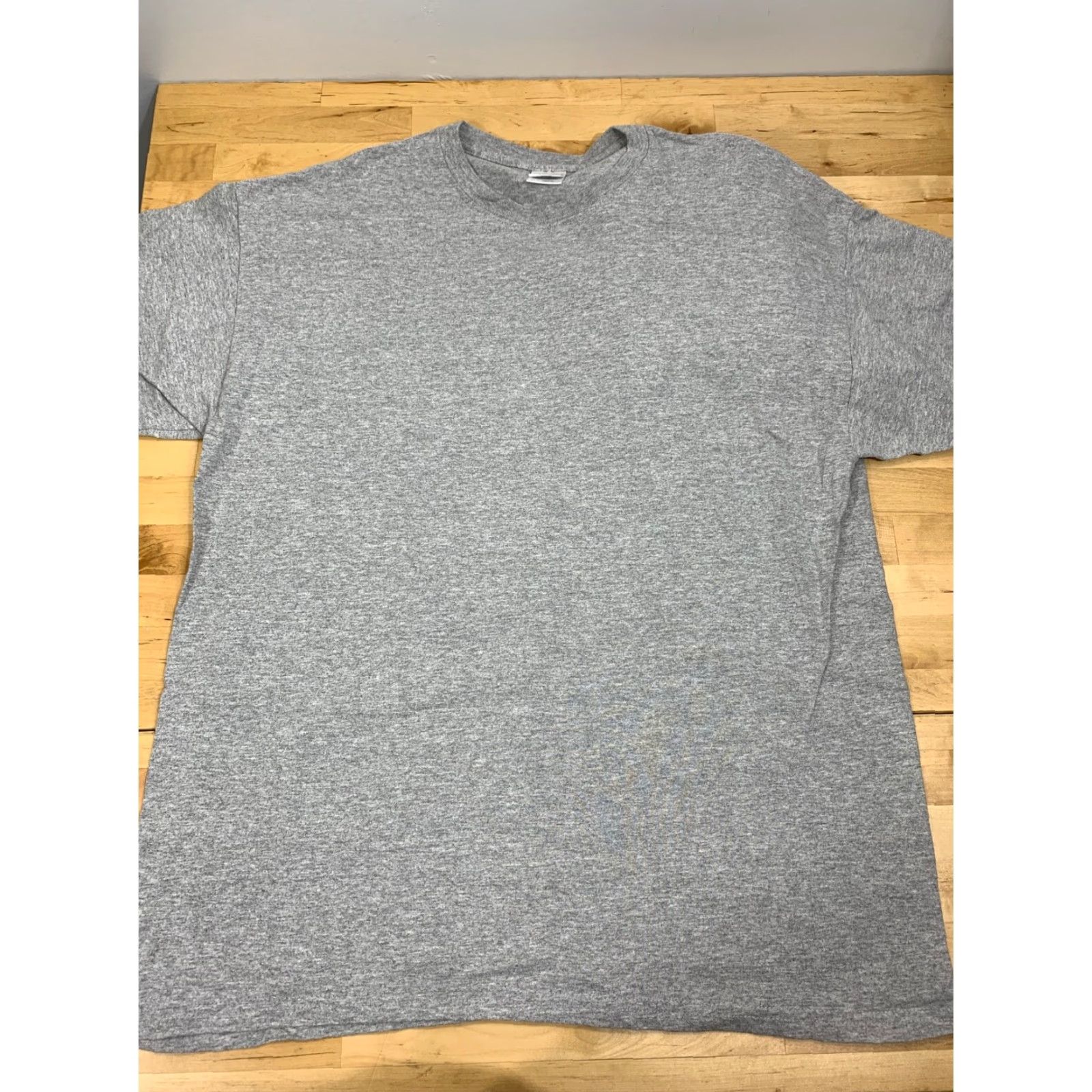 Gildan Gildan Band of Brothers 2011 Short Sleeve T Shirt Gray XL Crew Neck Mens Motorcycle Shirt Size US XL / EU 56 / 4 - 2 Thumbnail