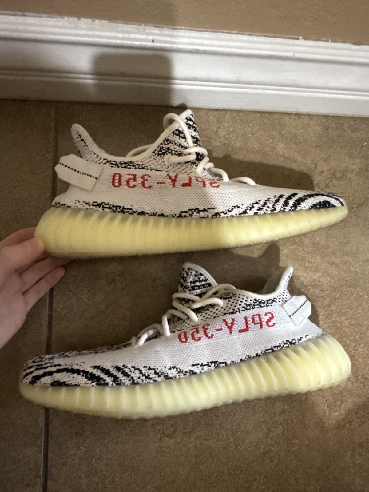Yeezy Yeezy Boost 350 V2 Zebra Size US 9.5 / EU 42-43 - 2 Thumbnail