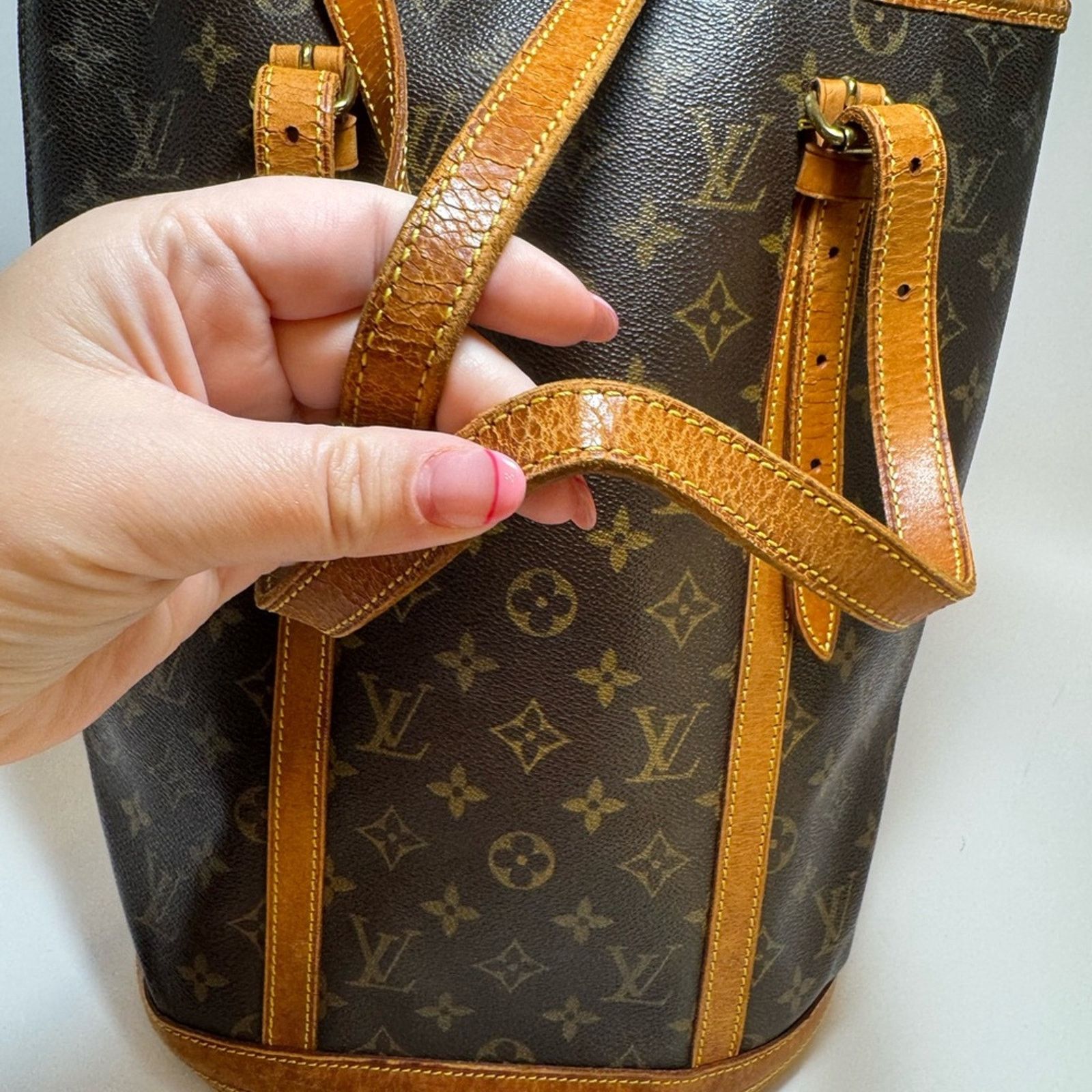 Louis Vuitton Louis Vuitton Bucket GM Monogram Tote Bag – Vintage 2003 Size ONE SIZE - 16 Thumbnail