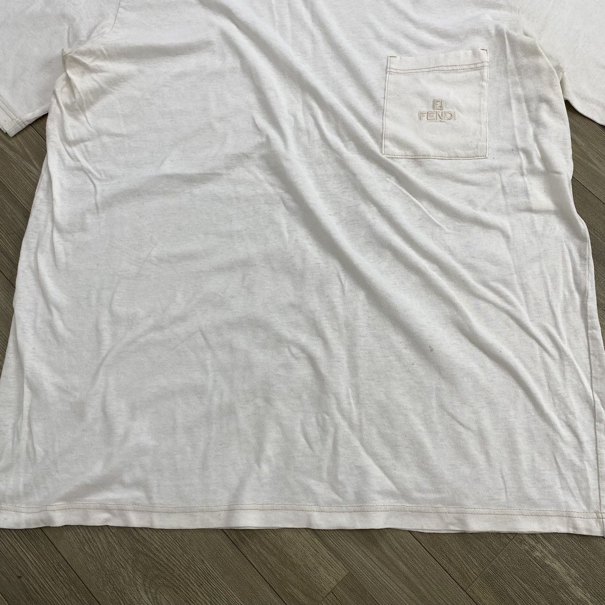 Fendi Vintage Fendi Italy Pocket Logo Luxury T-shirt Size US M / EU 48-50 / 2 - 9 Thumbnail
