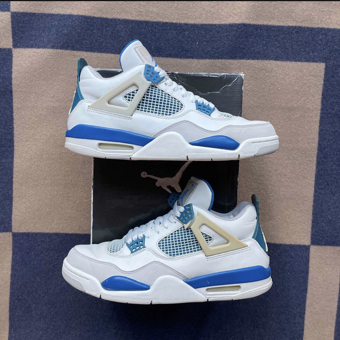 size 10 men's nike air jordan iv shoes