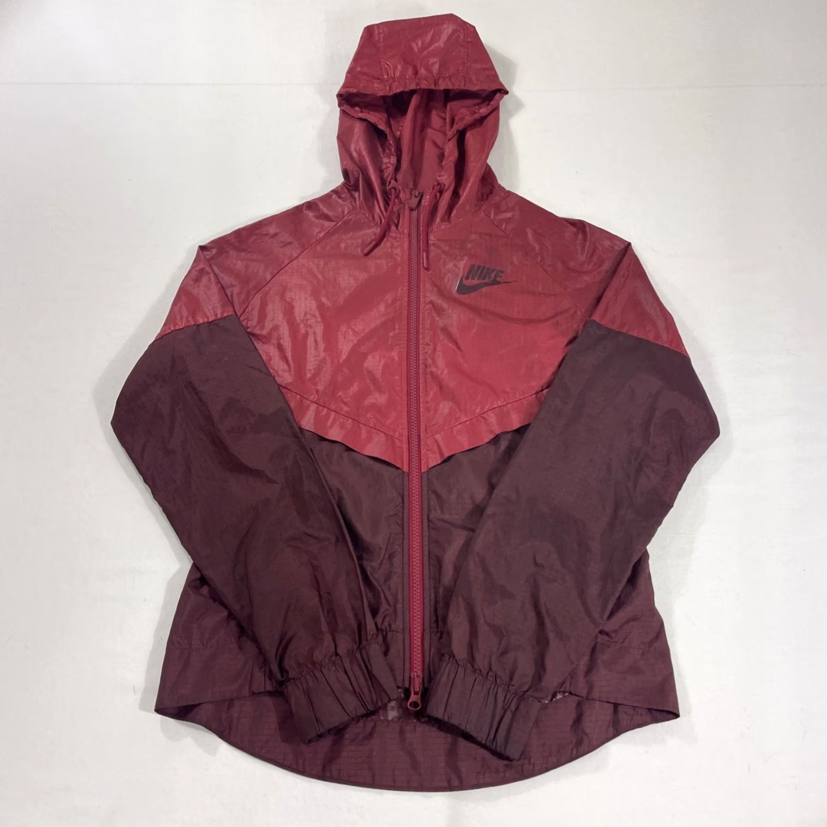 Nike Nike Windrunner Windbreaker Jacket XS Red Maroon 804947-620 Nike Windrunner Windbreaker Women XS Red Maroon 804947-620 Size XS / US 0-2 / IT 36-38 - 2 Thumbnail