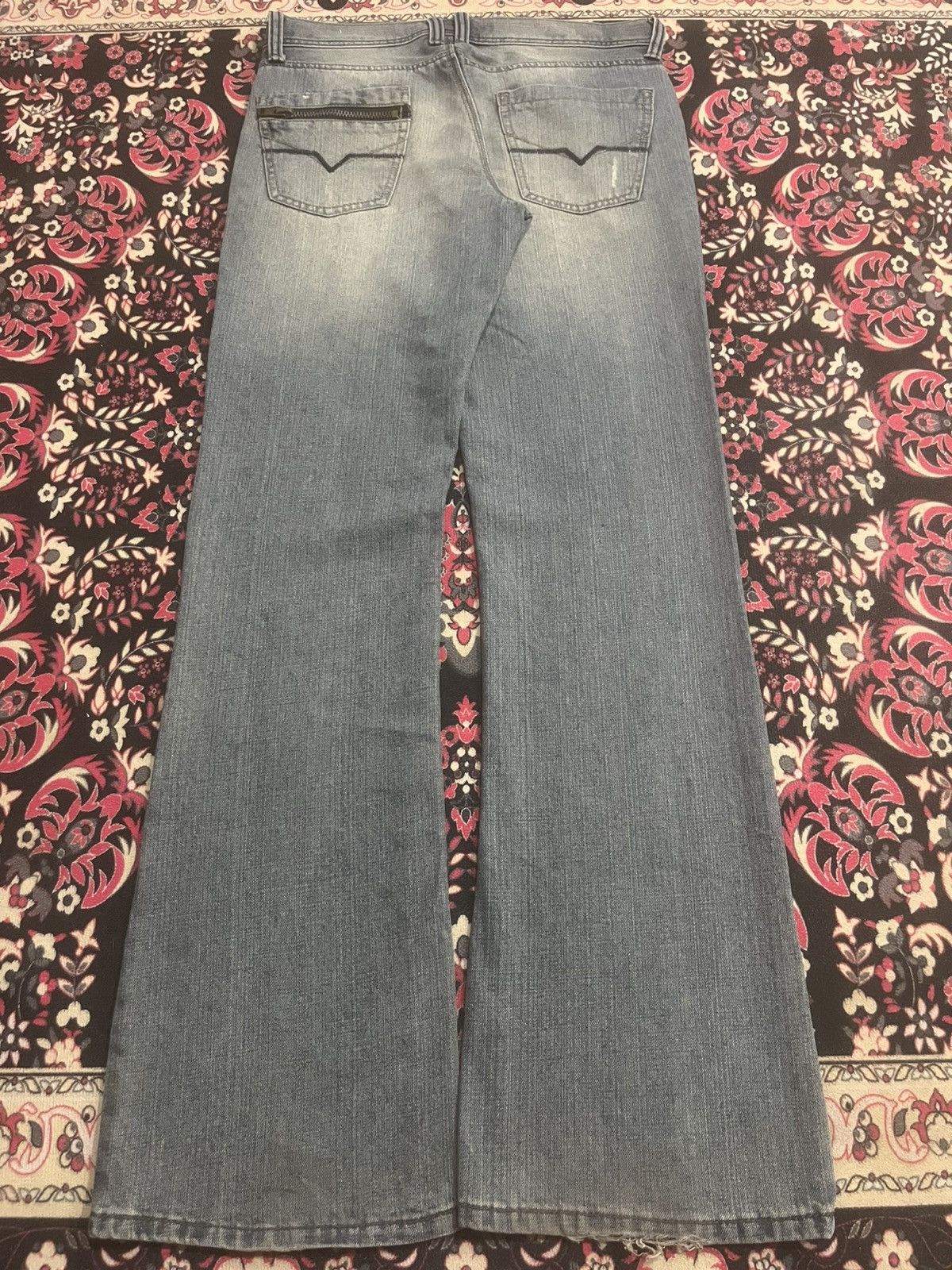 A$AP Rocky × Guess Vintage Guess Dark Grey Washed Whisker Distressed Flare Jean Size US 30 / EU 46 - 2 Thumbnail