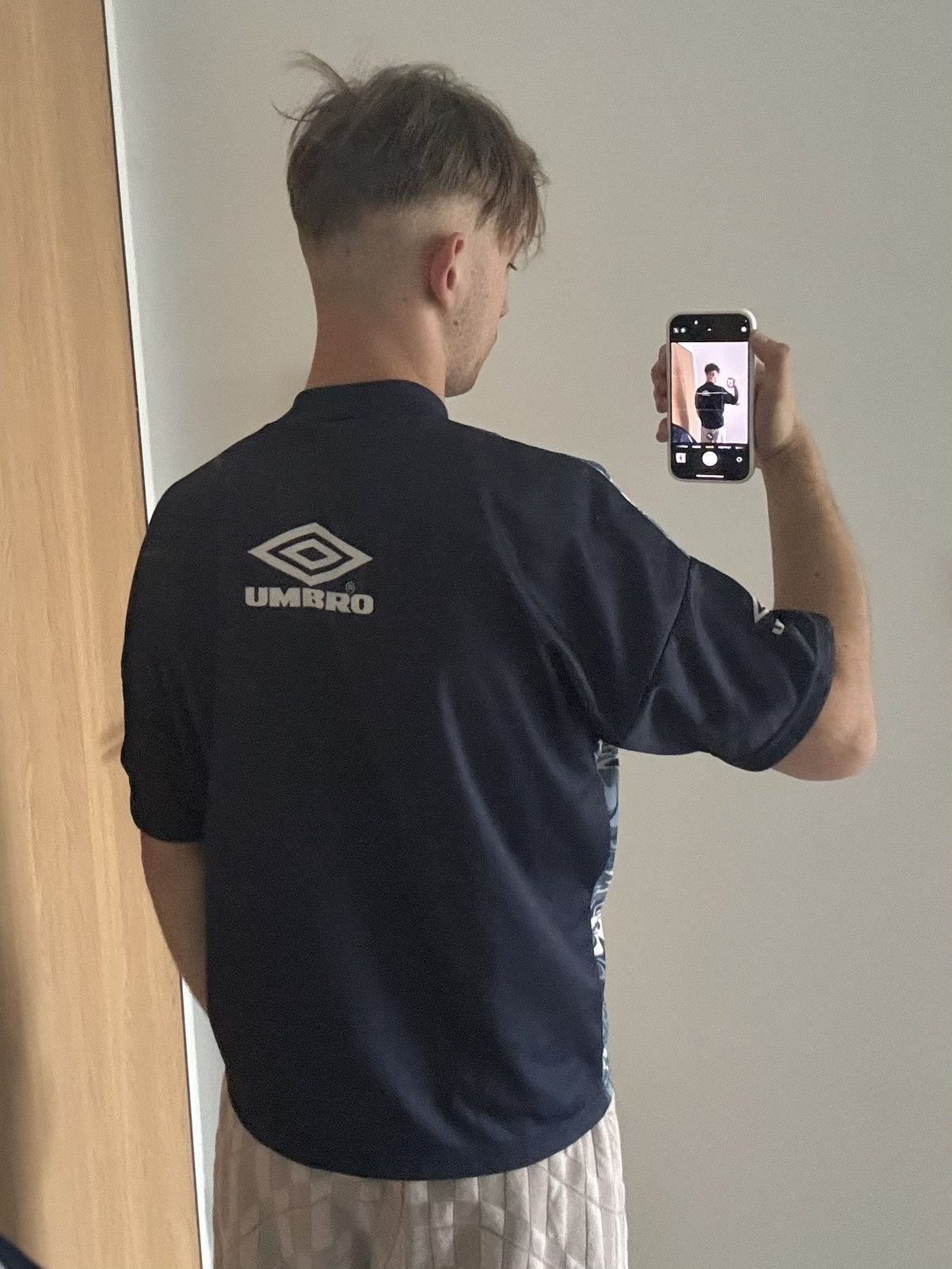 Umbro × Vintage Vintage England 1996 🏴󠁧󠁢󠁥󠁮󠁧󠁿 soccer jersey football t-shirt Size US S / EU 44-46 / 1 - 11 Thumbnail
