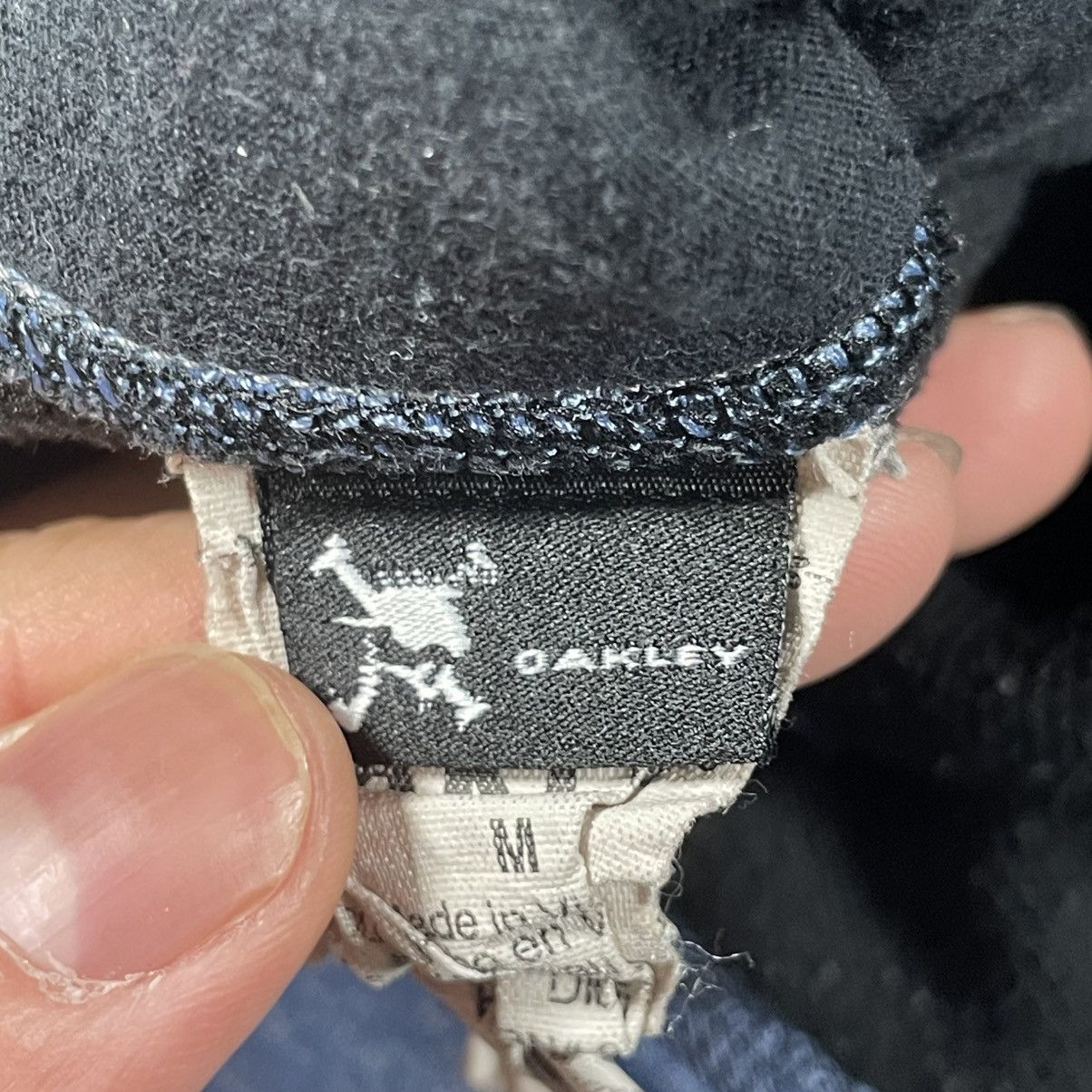 Vintage Oakley Y2K Reflective Pull over Sweatshirt Size US M / EU 48-50 / 2 - 6 Thumbnail