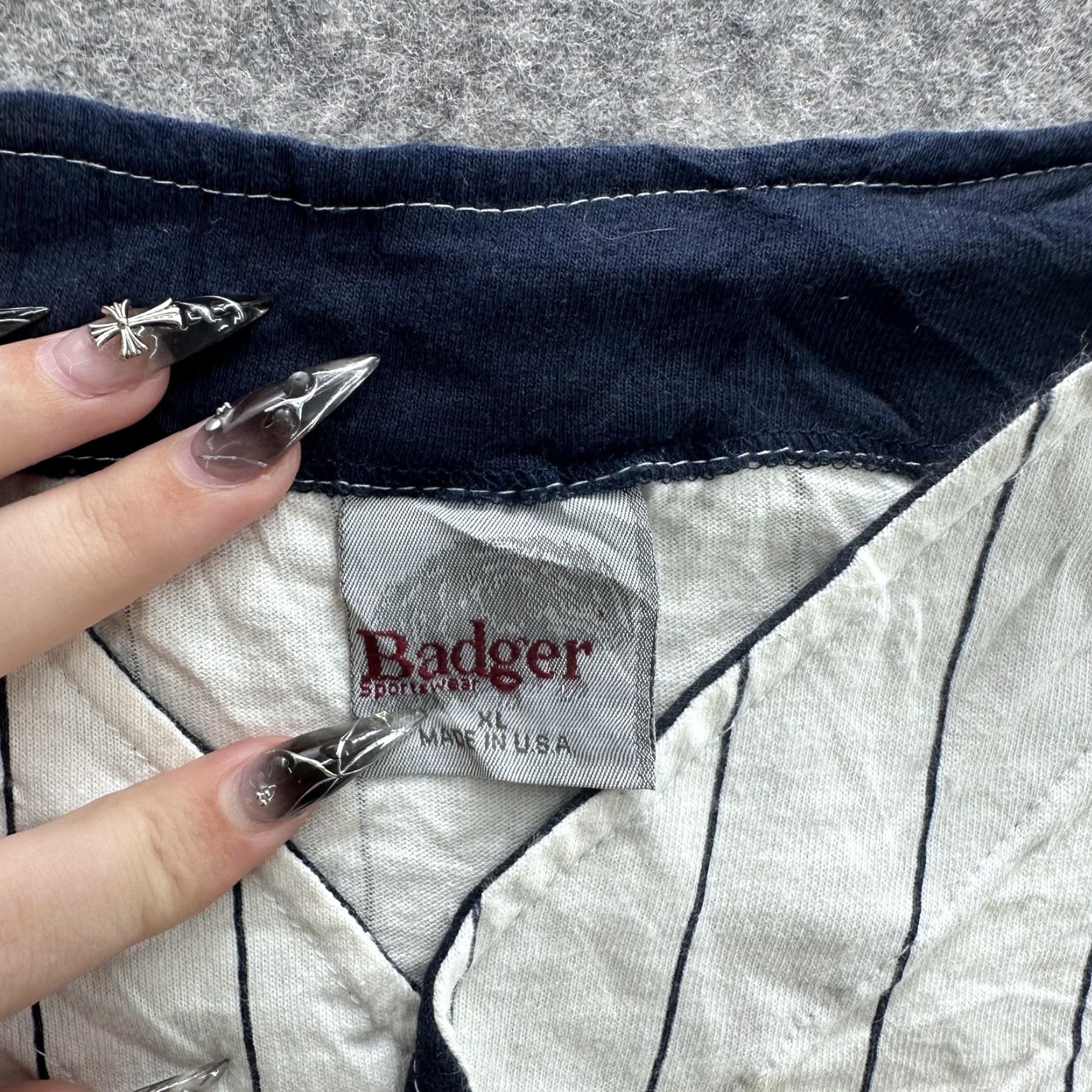 Vintage BADGER SPORT Baseball Jersey Mens 2XL White Navy Pinstripe Short Sleeve V-Neck Made in USA Size US XXL / EU 58 / 5 - 4 Thumbnail