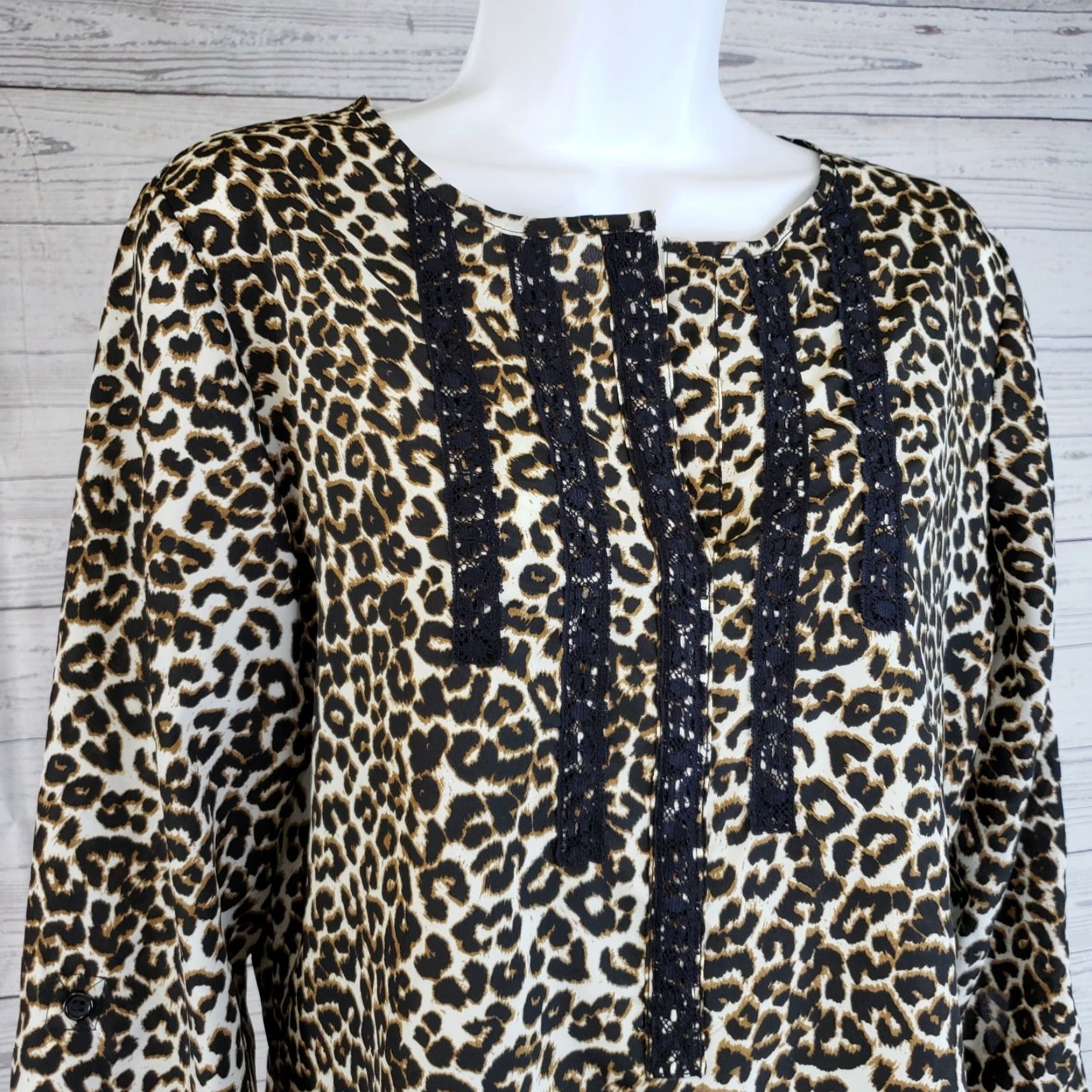 Vintage Chicos women's animal print blouse S long sleeve brown black 100% polyester Blouse Womens Simulated Tagged Sleeves Size S / US 4 / IT 40 - 4 Thumbnail