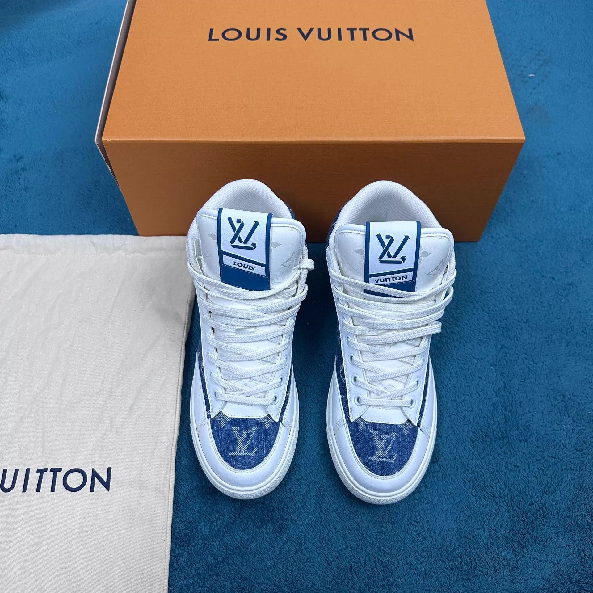 Louis Vuitton LV Charlie high-top sneaker white and blue 37.5 Size US 7.5 / IT 37.5 - 1 Thumbnail