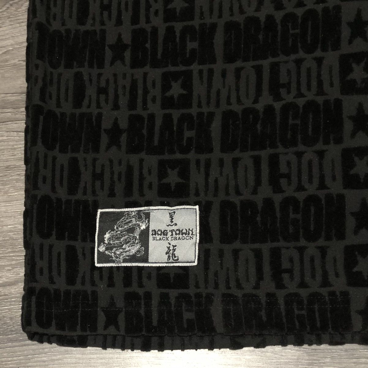 Dogtown DOG TOWN BLACK DRAGON Vintage Velour Embroidered Tee Size US XL / EU 56 / 4 - 19 Thumbnail